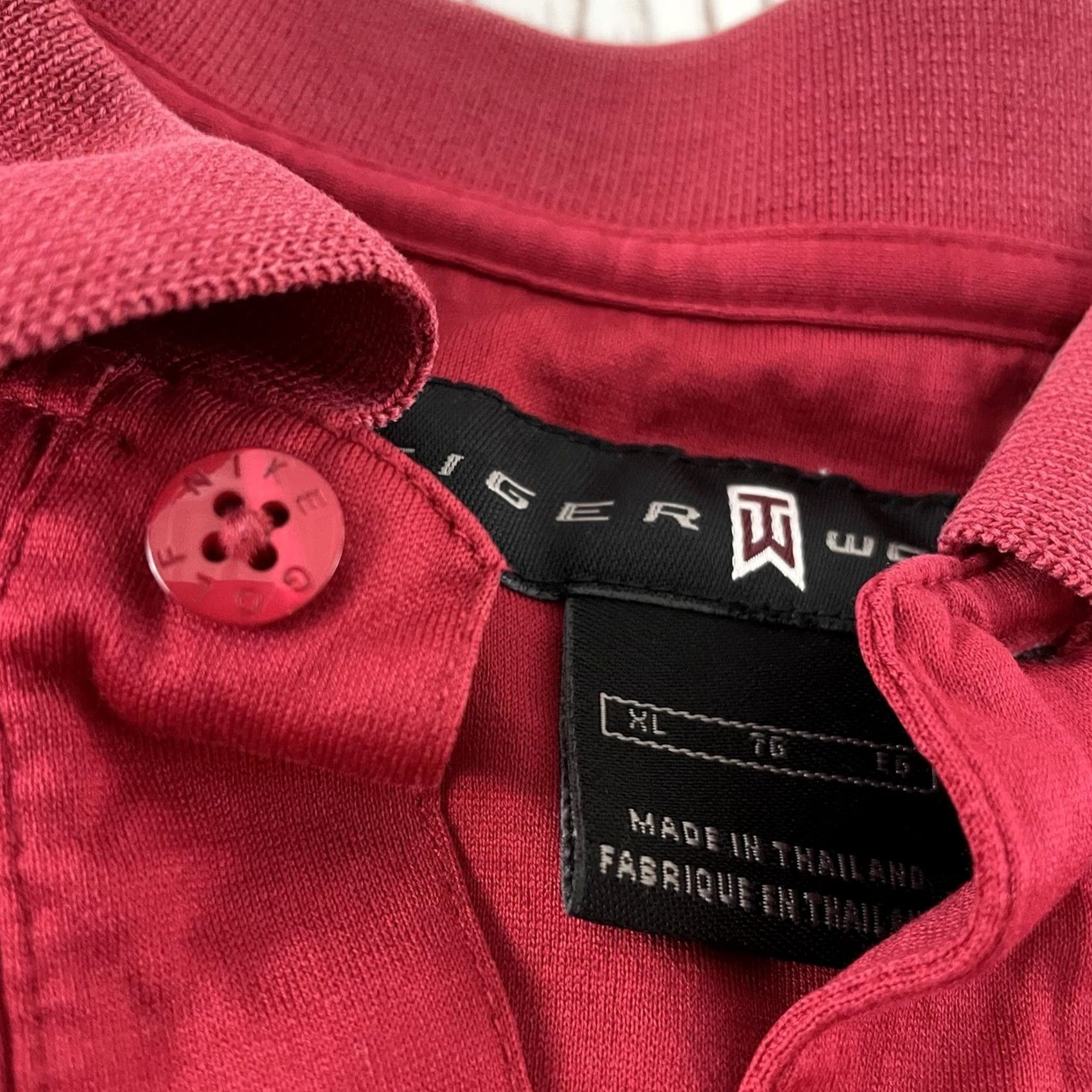 Vintage Tiger Woods Short Sleeve Button-Up Golf Polo Shirt Men's XL Red Shirt Mens XL Red Tiger Woods Short Sleeve Button-Up Polo Size US XL / EU 56 / 4 - 2 Thumbnail