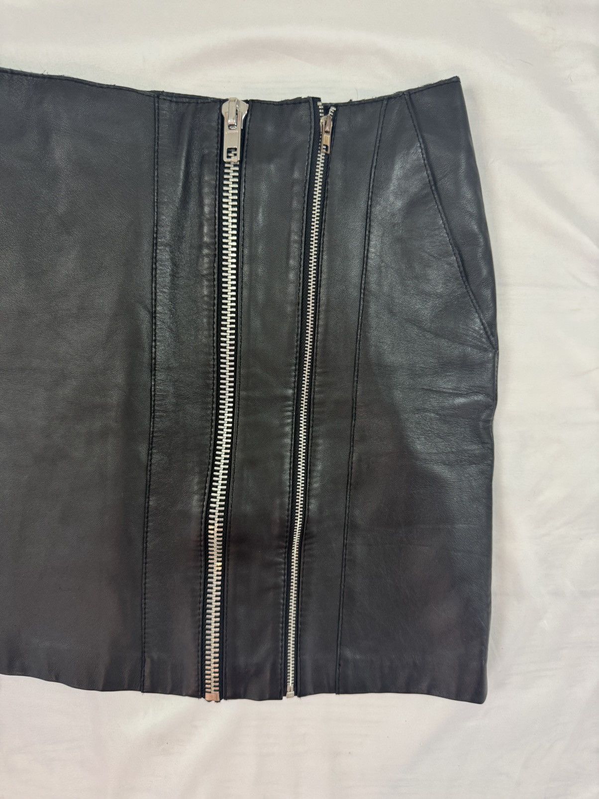 Maje 100% Lamb Leather Mini Skirt with pockets Size 25" / US 0 / IT 36 - 3 Thumbnail
