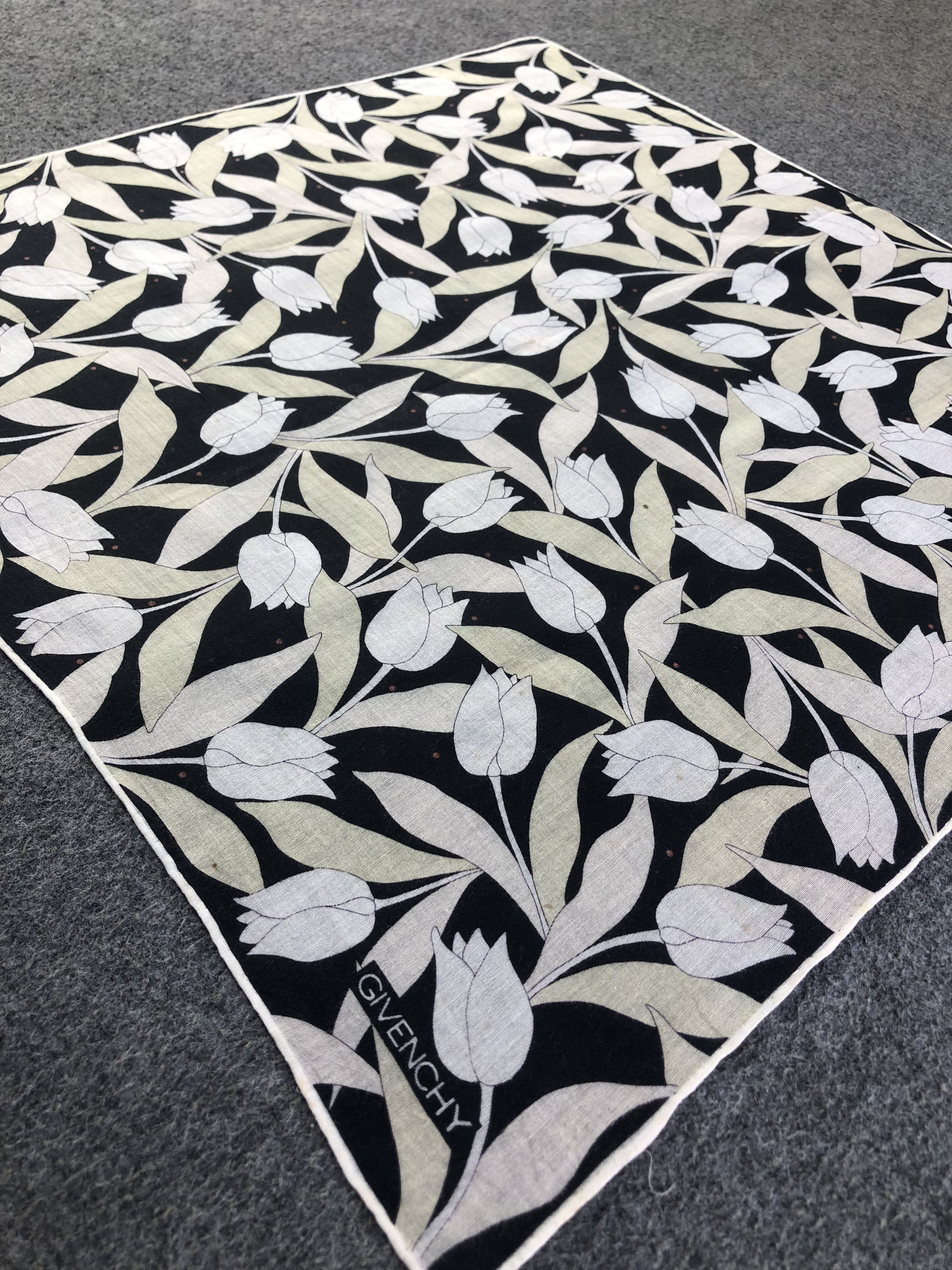 Vintage Givenchy Handkerchief / Bandana / Neckerchief C423 Size ONE SIZE - 3 Thumbnail