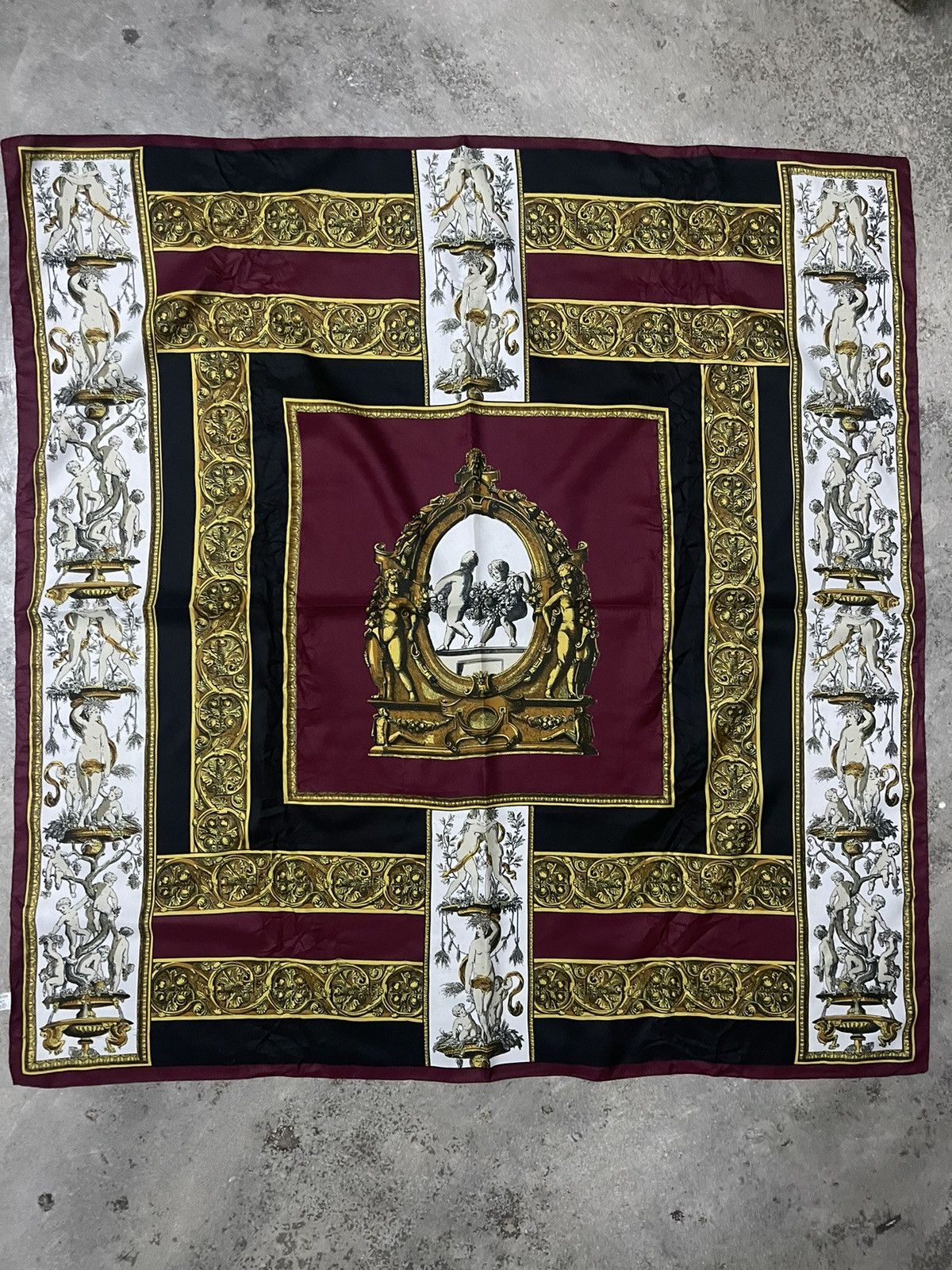 Vintage VINTAGE POLYESTER SCARVES Size ONE SIZE - 1 Thumbnail
