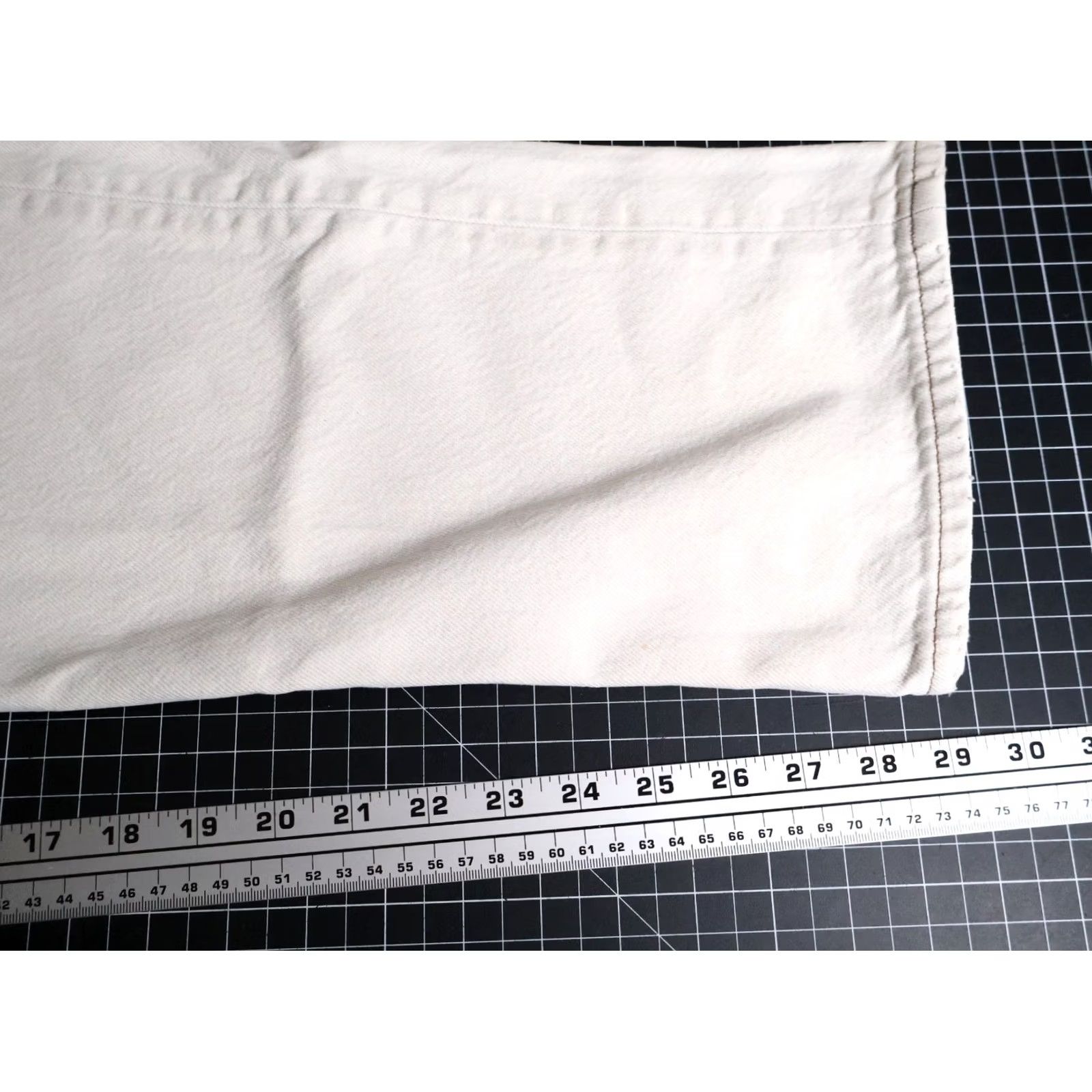 Levi's VINTAGE Levi's 501 Jeans Mens 34 x 29 Ivory Denim 90s Grunge Retro 1996 VTG Jeans Mens Regular Straight 5-Pocket Design Size US 35 - 6 Thumbnail