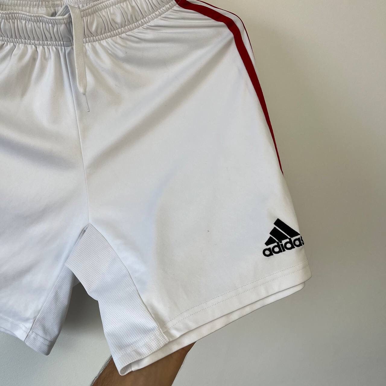Adidas Adidas Manchester United White Shorts Size S Size US 33 - 7 Thumbnail
