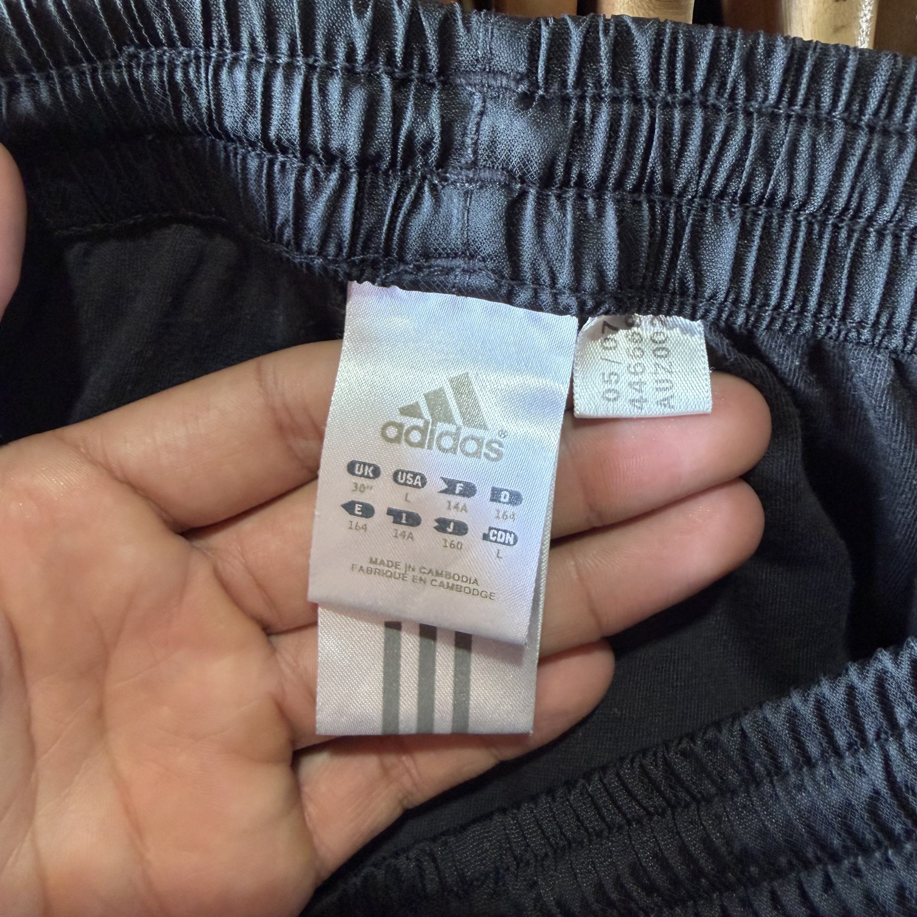 Adidas Vtg Adidas Track Pants White 3 Stripe 90s Logo Zippered Leg Size US 30 / EU 46 - 9 Thumbnail