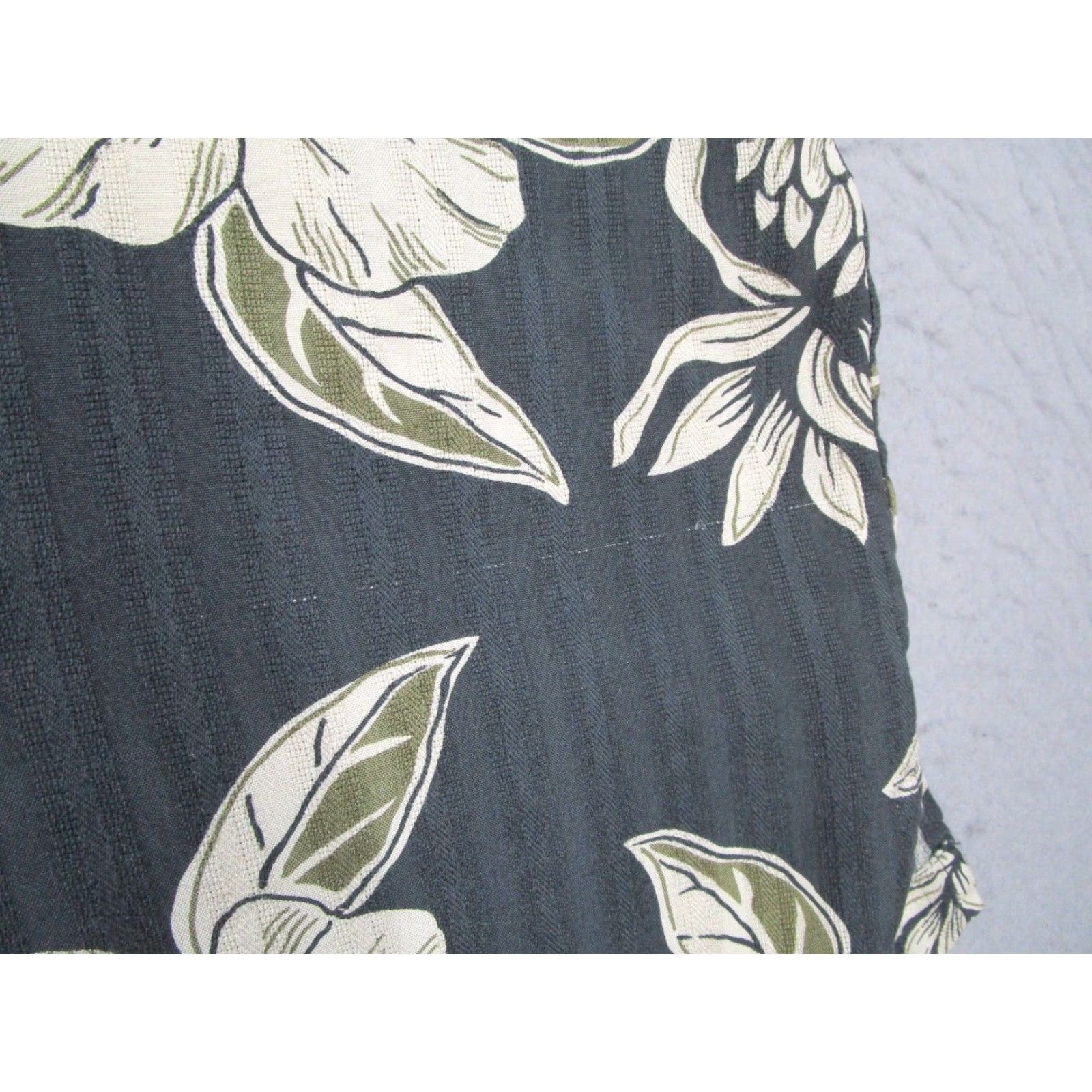 Tommy Bahama VINTAGE Tommy Bahama Shirt Men Large Black Silk Button Up Hibiscus Hawaiian Tiki Size US L / EU 52-54 / 3 - 4 Thumbnail