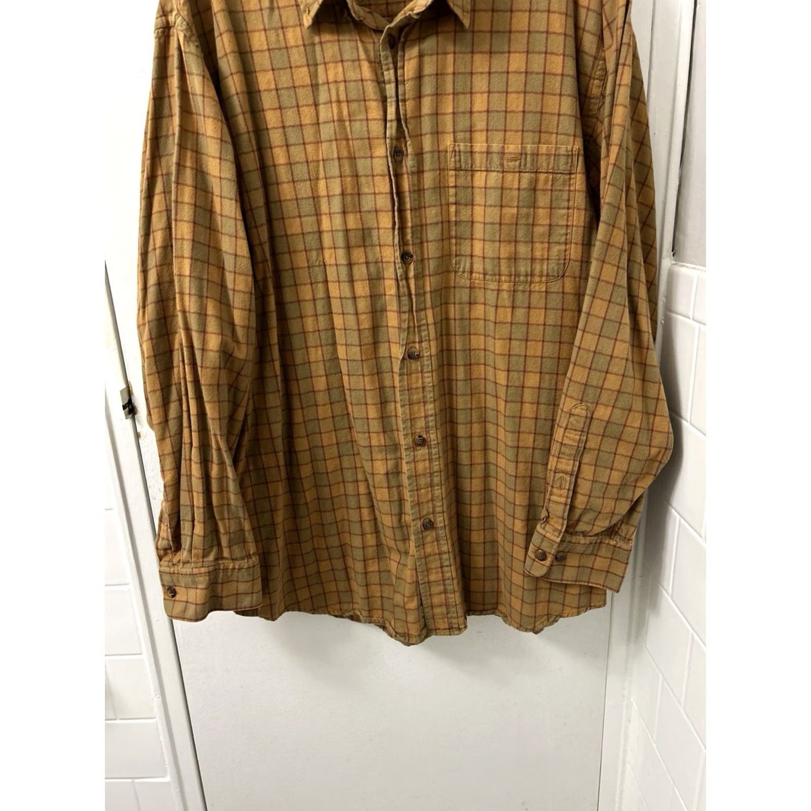Orvis VINTAGE Orvis Shirt Mens XL Yellow Brown Plaid Flannel Button Down L/S Size US XL / EU 56 / 4 - 3 Thumbnail