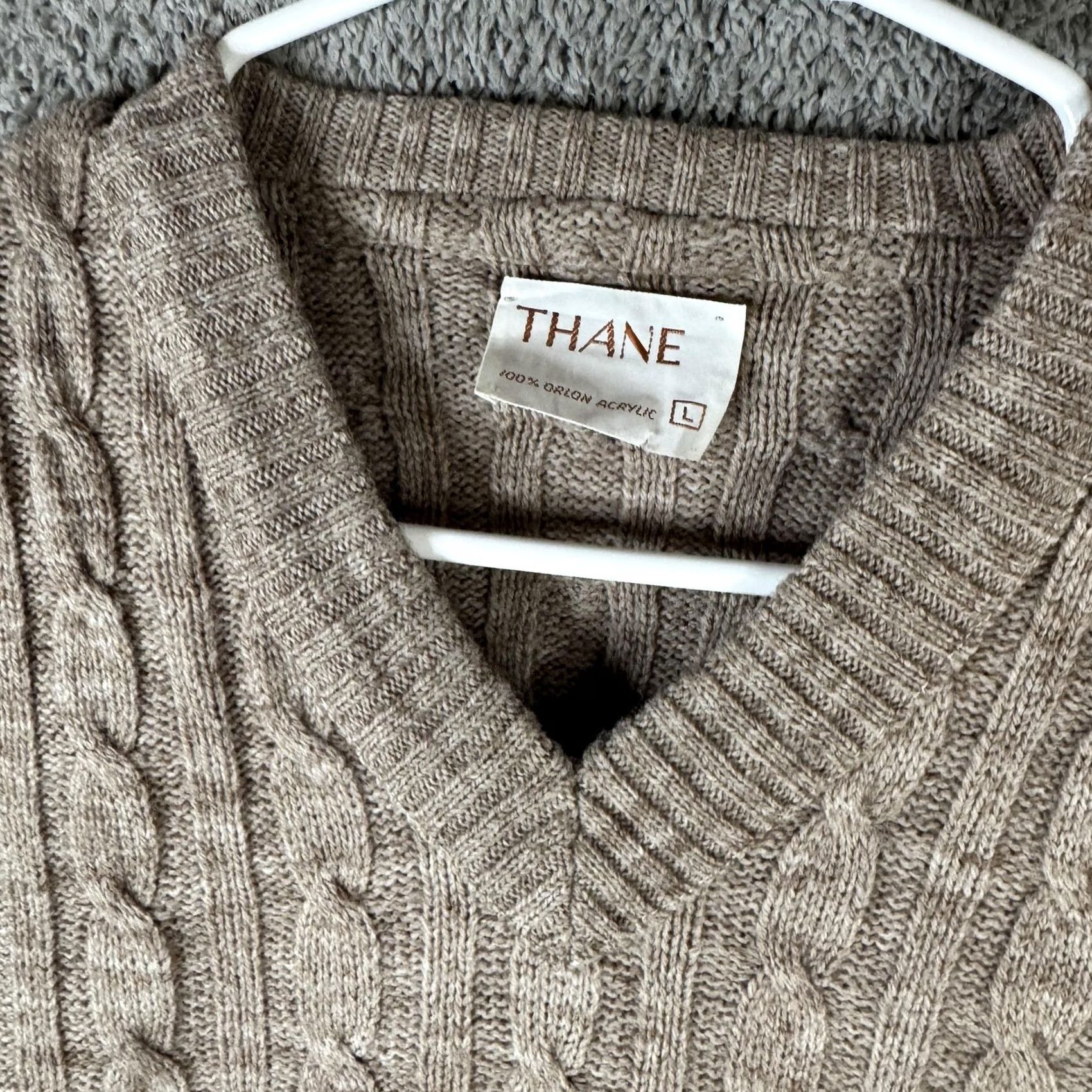 Vintage VINTAGE Thane Sweater Womens Large Brown Cream Fair Isle Cable Knit V-Neck Size L / US 10 / IT 46 - 7 Thumbnail