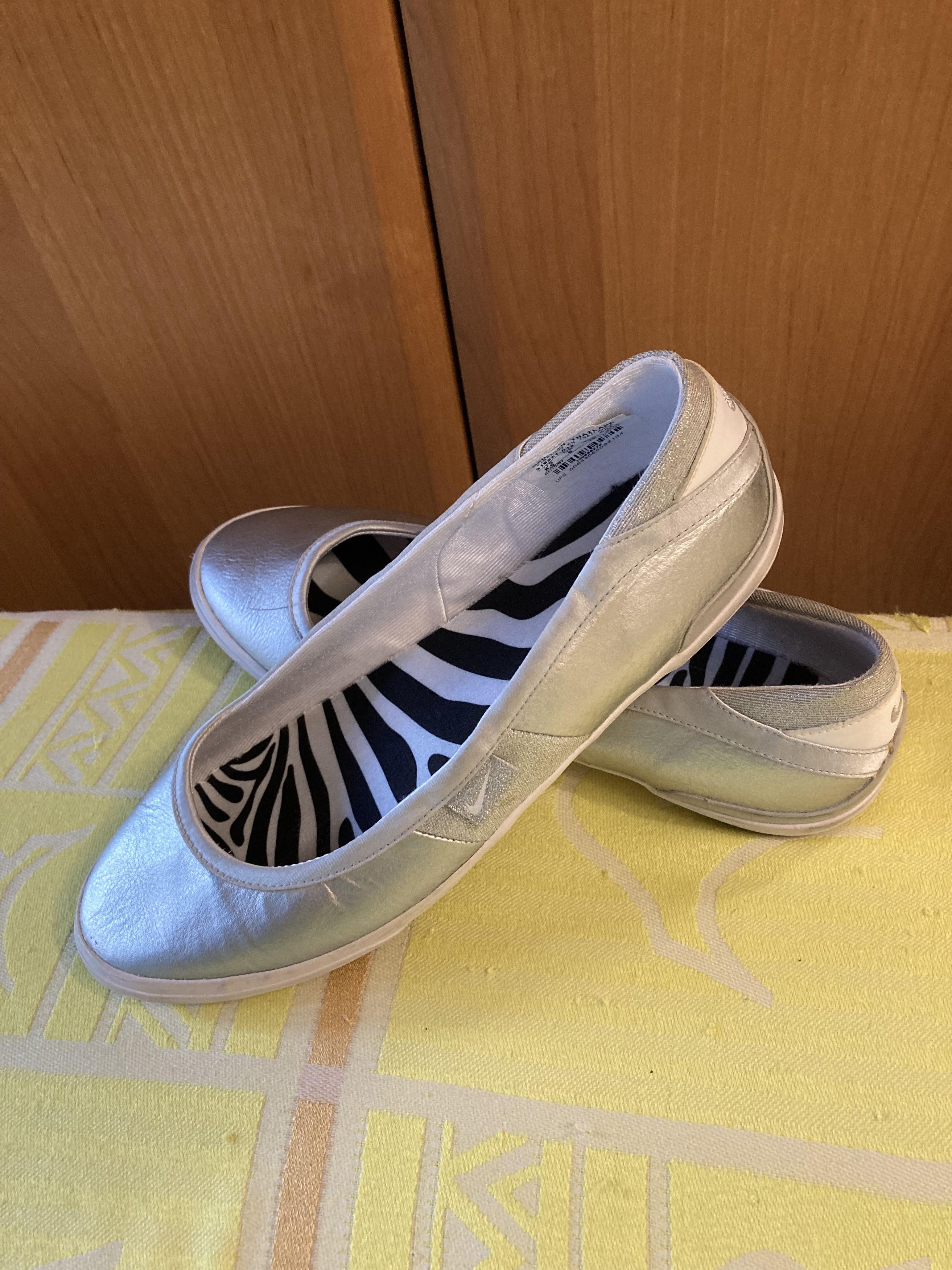 Nike × Vintage Nike Vintage Silver Ballet Flats Y2K Size US 8.5 / IT 38.5 - 2 Thumbnail