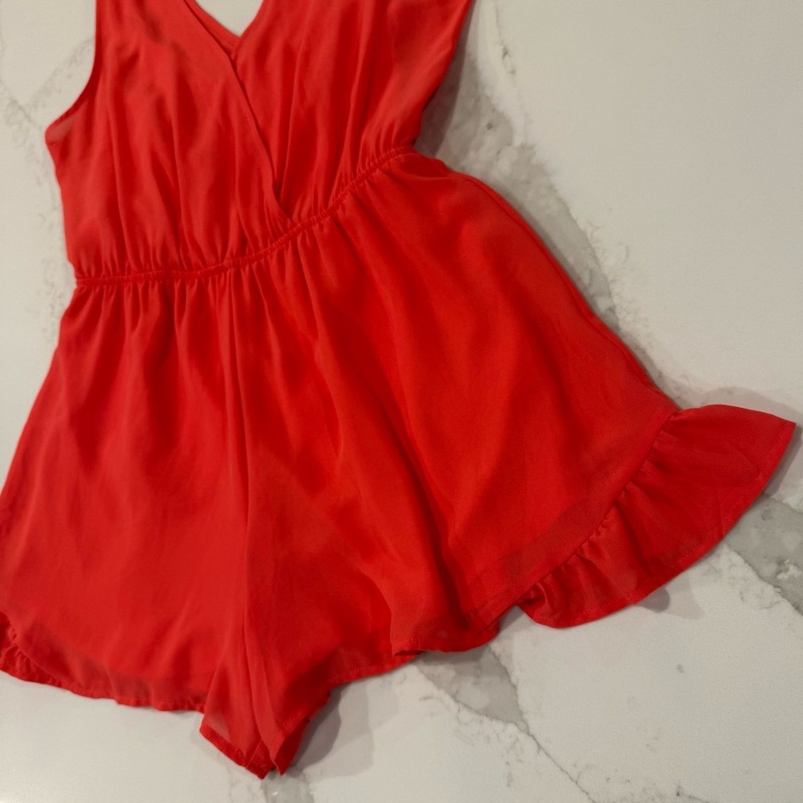ASTR The Label ASTR The Label Ruffle Shorts V-Neck Romper Women’s Small Size 28" / US 6 / IT 42 - 5 Thumbnail