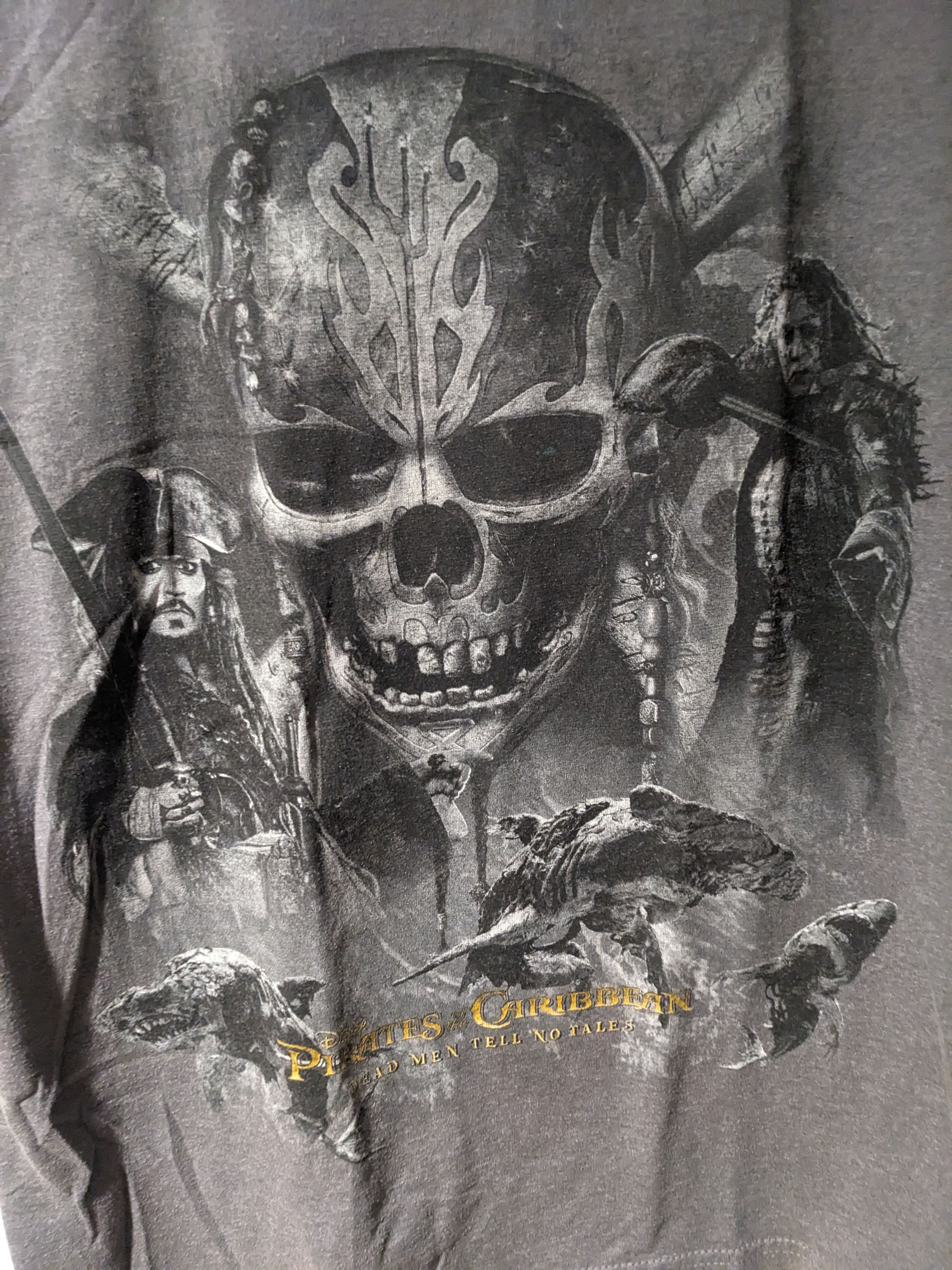 Disney × Vintage Disney Store Pirates of the Caribbean Dead Men T-Shirt Size US M / EU 48-50 / 2 - 2 Thumbnail