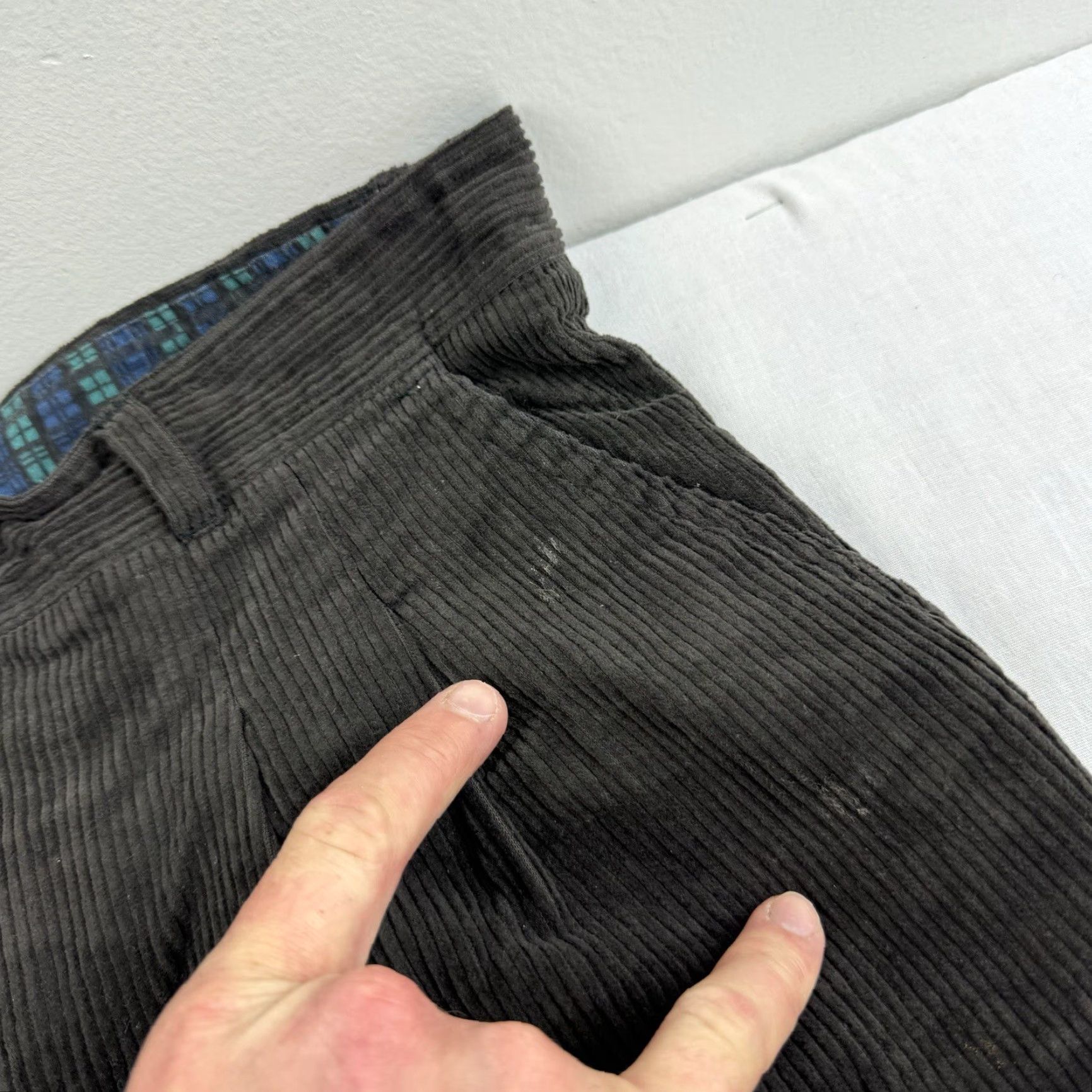 Bugle Boy VINTAGE Bugle Boy Pants Corduroy Relaxed Straight 38x32 Men Black 90s Y2K Hipster Chino / Vintage Mens Pants Size US 38 / EU 54 - 4 Thumbnail