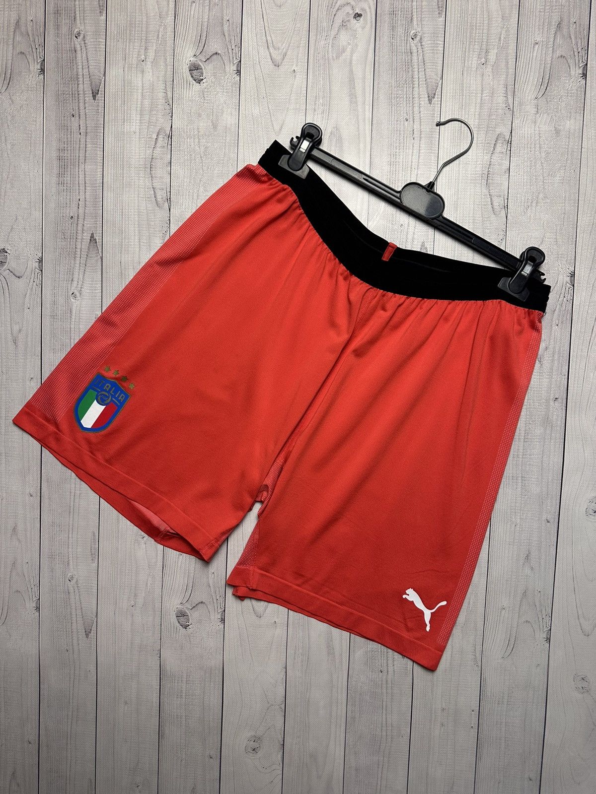 Puma × Vintage Vintage puma Italia soccer shorts size XL red Size US 36 / EU 52 - 1 Thumbnail