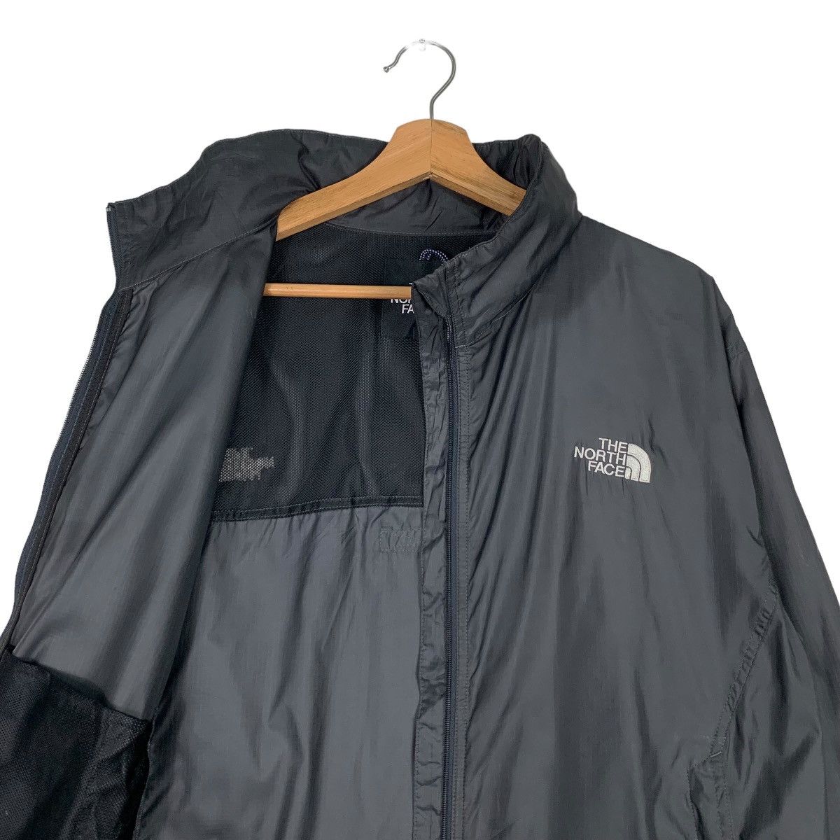 The North Face THE NORTH FACE Embroidery Logo Light Jacket #0573-C26 Size US L / EU 52-54 / 3 - 10 Thumbnail