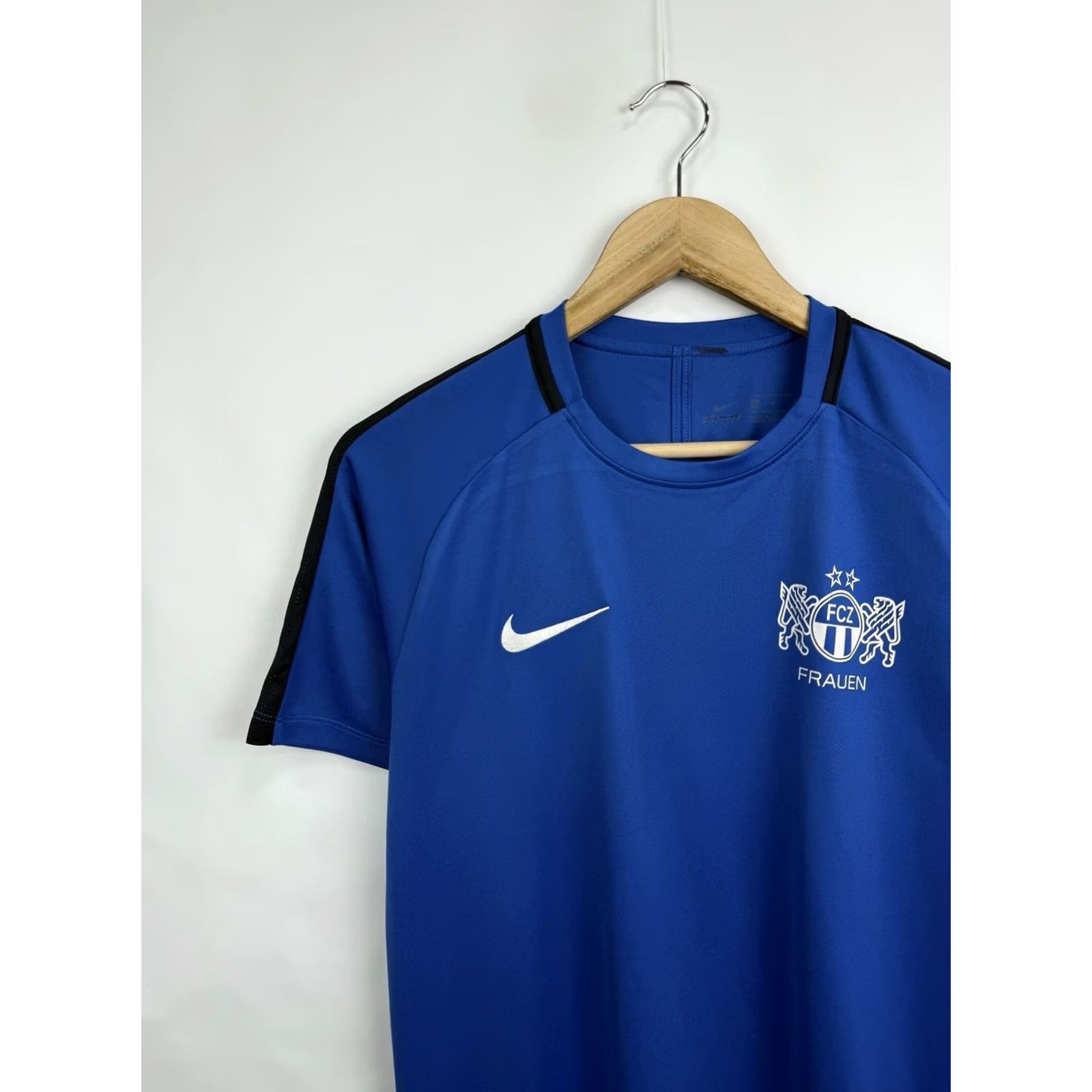 Nike Nike FCZ Zurich Switzerland Suisse Swiss Soccer T-Shirt M Blue Mens Size US M / EU 48-50 / 2 - 3 Thumbnail