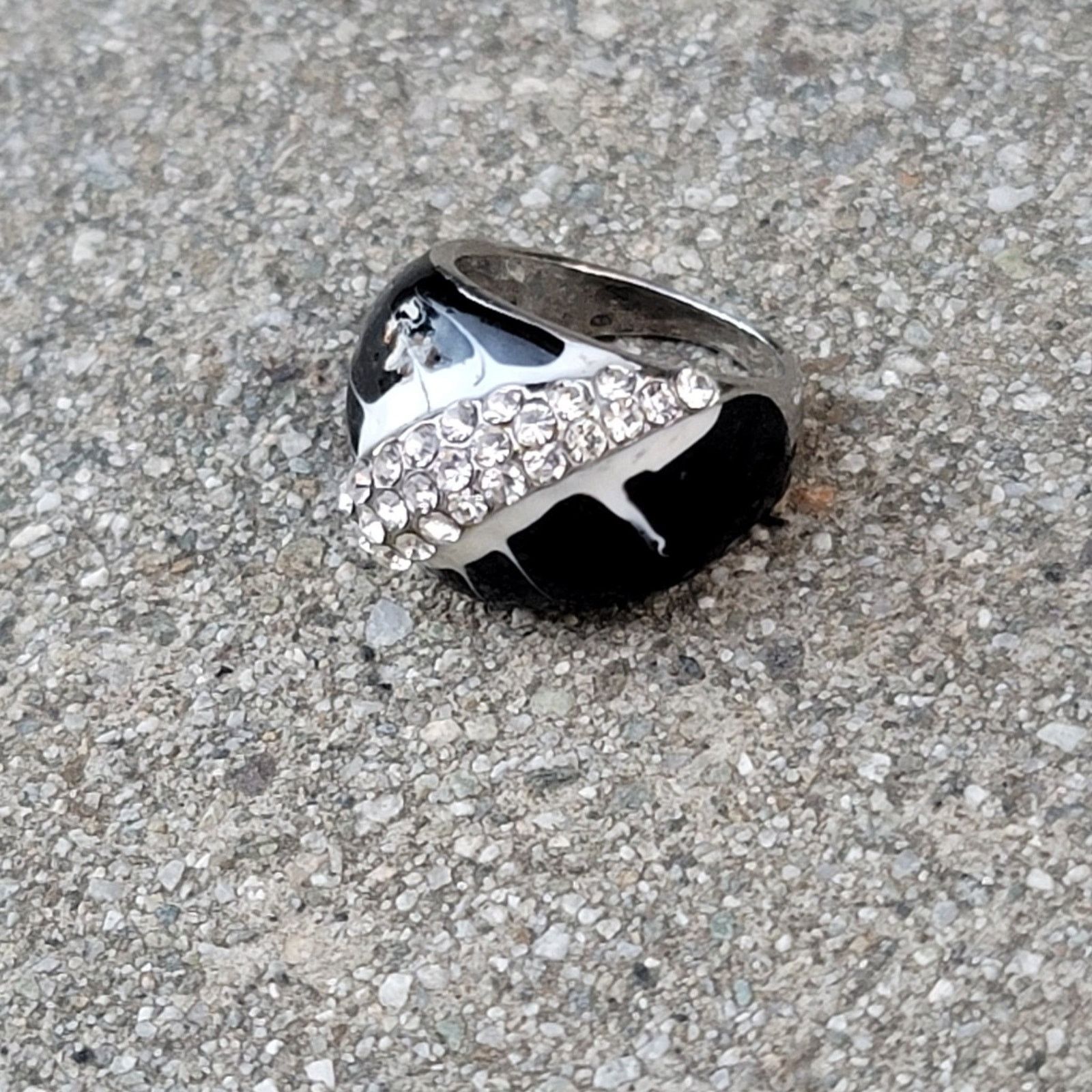 The Unbranded Brand Silver Tone Black Enamel Art Deco Rhinestone Ring Size ONE SIZE - 3 Thumbnail