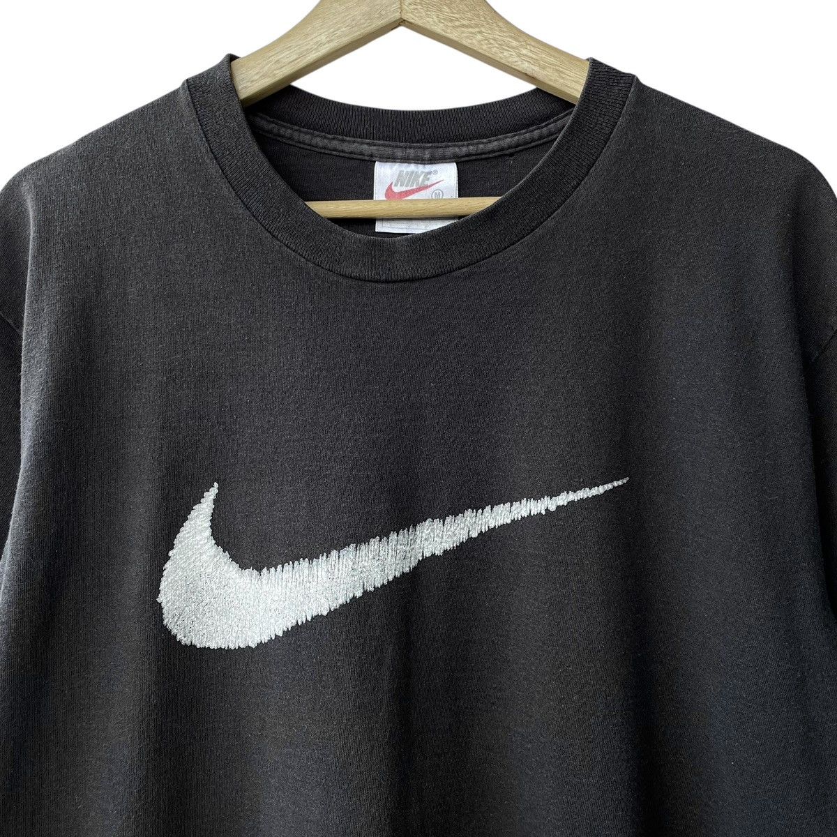 Nike Nike Sportswear Swoosh Logo Vintage 2000s Made In USA Tee Size US M / EU 48-50 / 2 - 3 Thumbnail