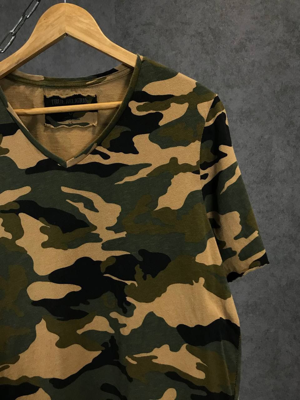 True Religion True Religion Japanese v neck camo tee Size US L / EU 52-54 / 3 - 2 Thumbnail