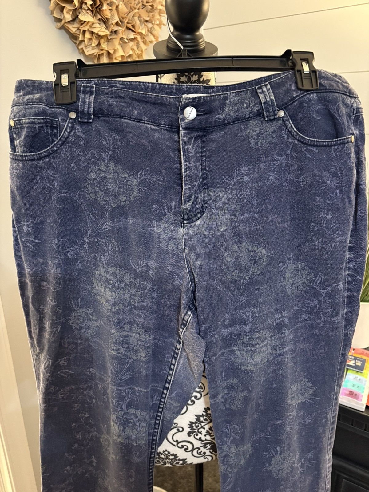 Croft & Barrow Floral print size 16 stretch denim jeans Size 38" / US 16 / IT 52 - 2 Thumbnail