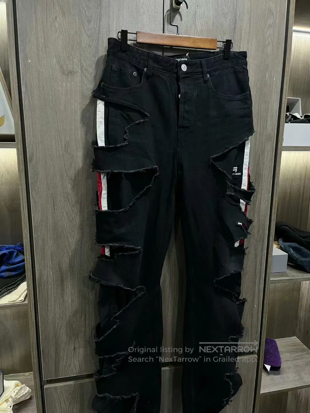 Balenciaga balenciaga black red embroidered distressed jeans. Size US 30 / EU 46 - 2 Thumbnail