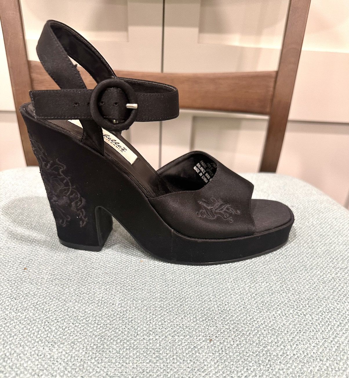 Seychelles Seychelles Vintage Black Satin Floral Chunky Heel Shoes Size US 7 / IT 37 - 6 Thumbnail