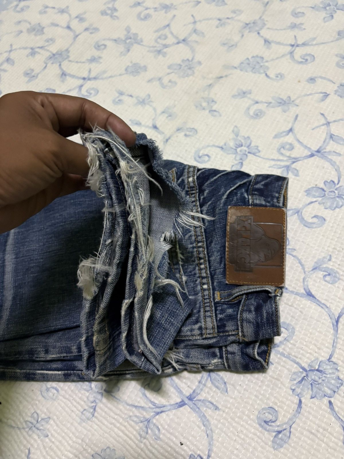 X-LARGE XLarge Streetwear Selvedge Distressed Denim Size US 32 / EU 48 - 13 Thumbnail