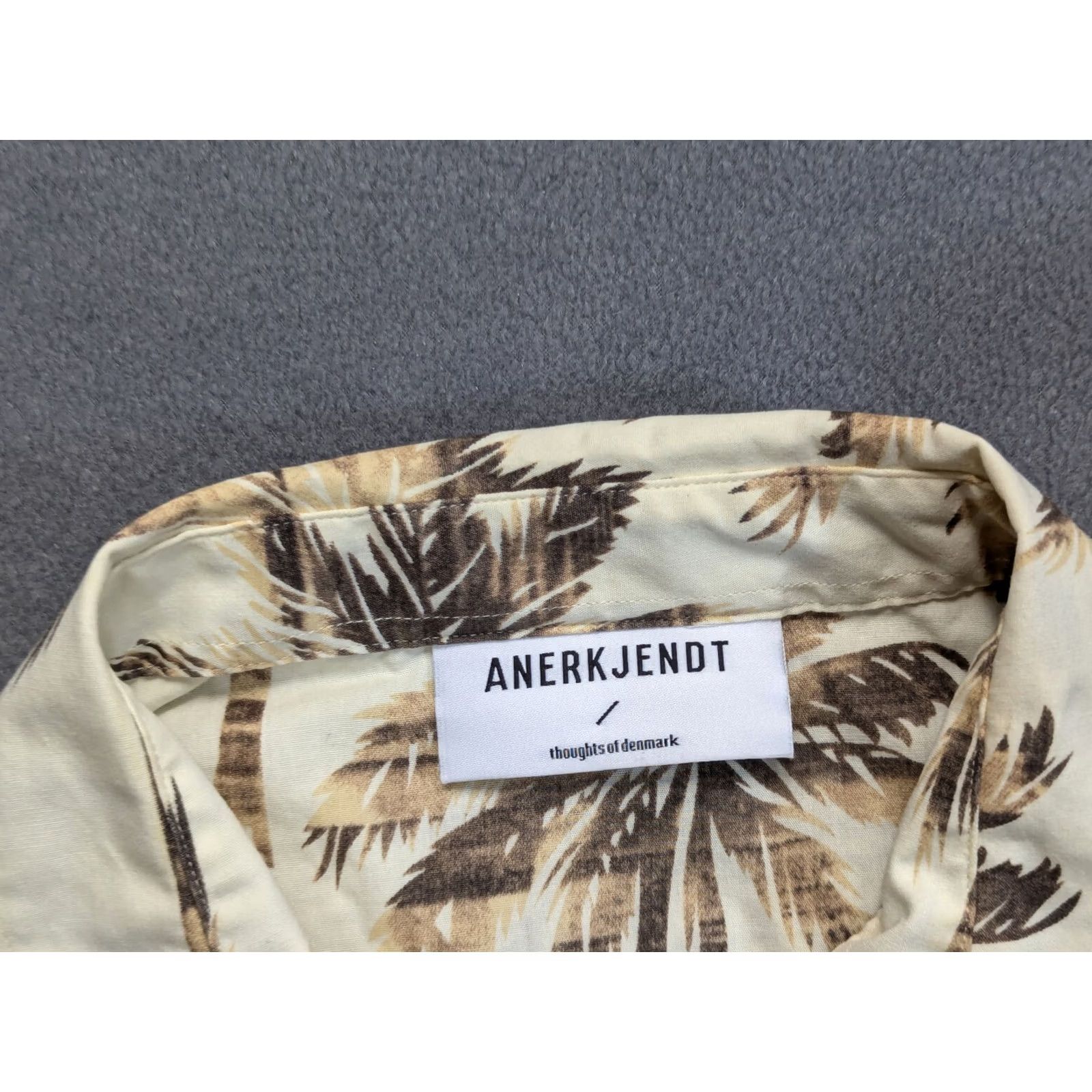 Anerkjendt Anerkjendt Hawaii Button Shirt Mens M Beige Palms pattern Shirt Mens M Beige Palms pattern Size US M / EU 48-50 / 2 - 4 Thumbnail