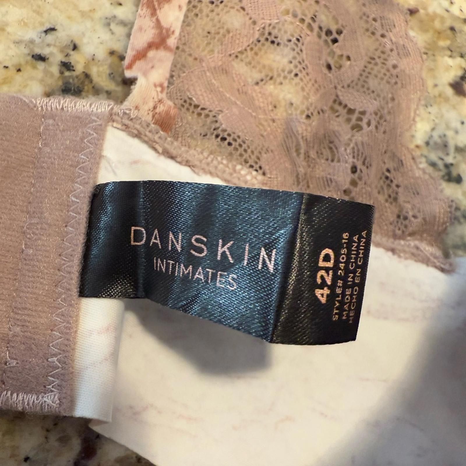 Other Danskin Intimates bra pink cream pattern triple hook 42D Size ONE SIZE - 6 Thumbnail