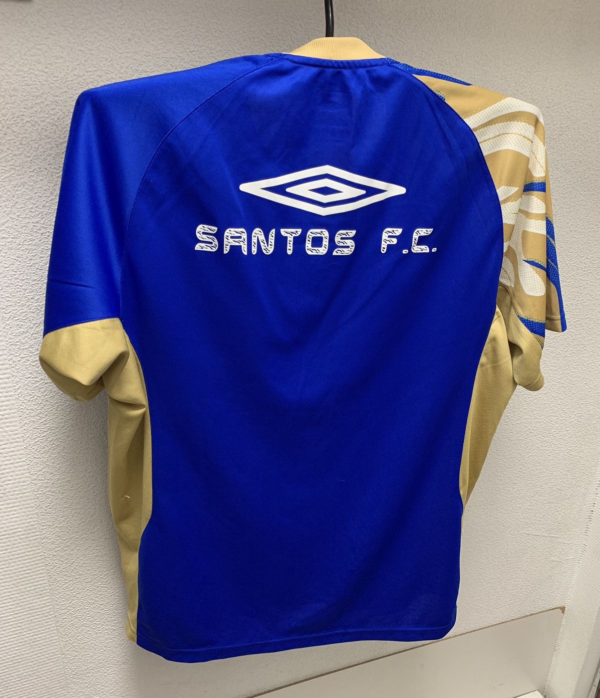Umbro Santos brasil Umbro vintage soccer jersey L S.F.C ( ronaldo) Size US L / EU 52-54 / 3 - 2 Thumbnail