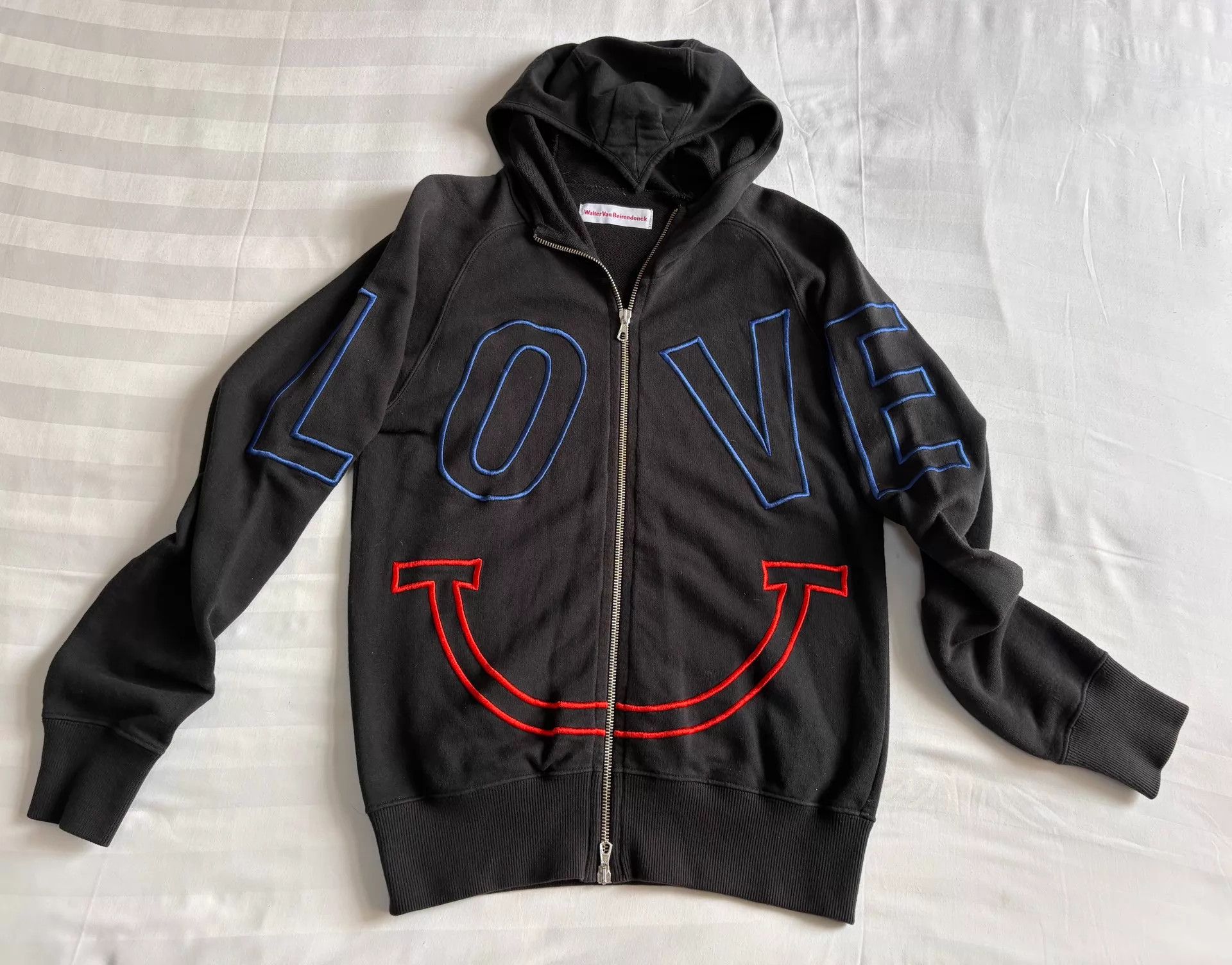 Walter Van Beirendonck WVB LOVE & Orange Smiley Pointed Hoodie S Size S / US 4 / IT 40 - 2 Thumbnail