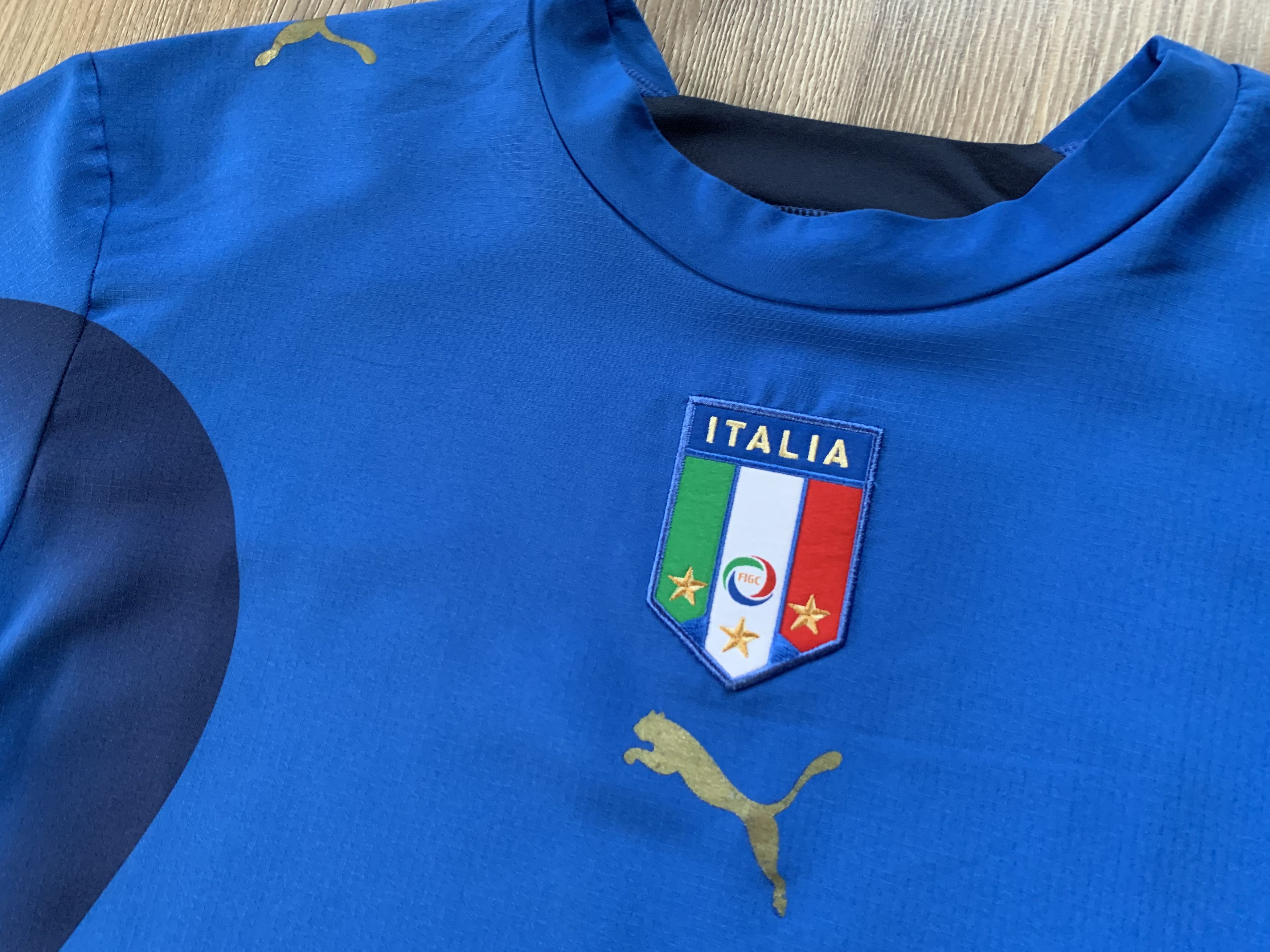 Puma × Vintage Vintage Puma Italy Basic Home Football Shirt 2006 Size US L / EU 52-54 / 3 - 5 Thumbnail