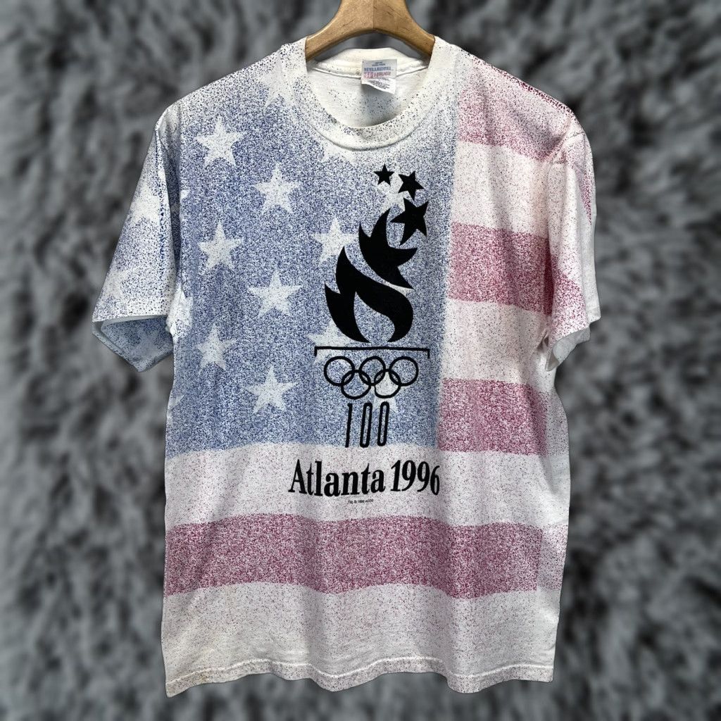 Hanes VINTAGE Hanes T-Shirt Atlanta Olympics 1996 Shirt Adult Large Red White Blue GUC Mens Size US L / EU 52-54 / 3 - 1 Thumbnail