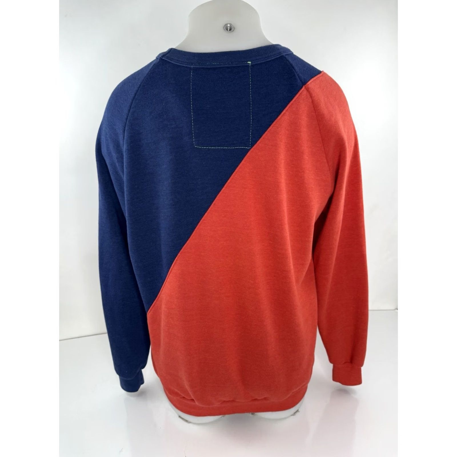 Aviator Nation VINTAGE Aviator Nation Embroidered Womens Sweatshirt Pullover L Red / Blue Sweatshirt Womens L Embroidered Aviator Nation Sweatshirt Size L / US 10 / IT 46 - 3 Thumbnail