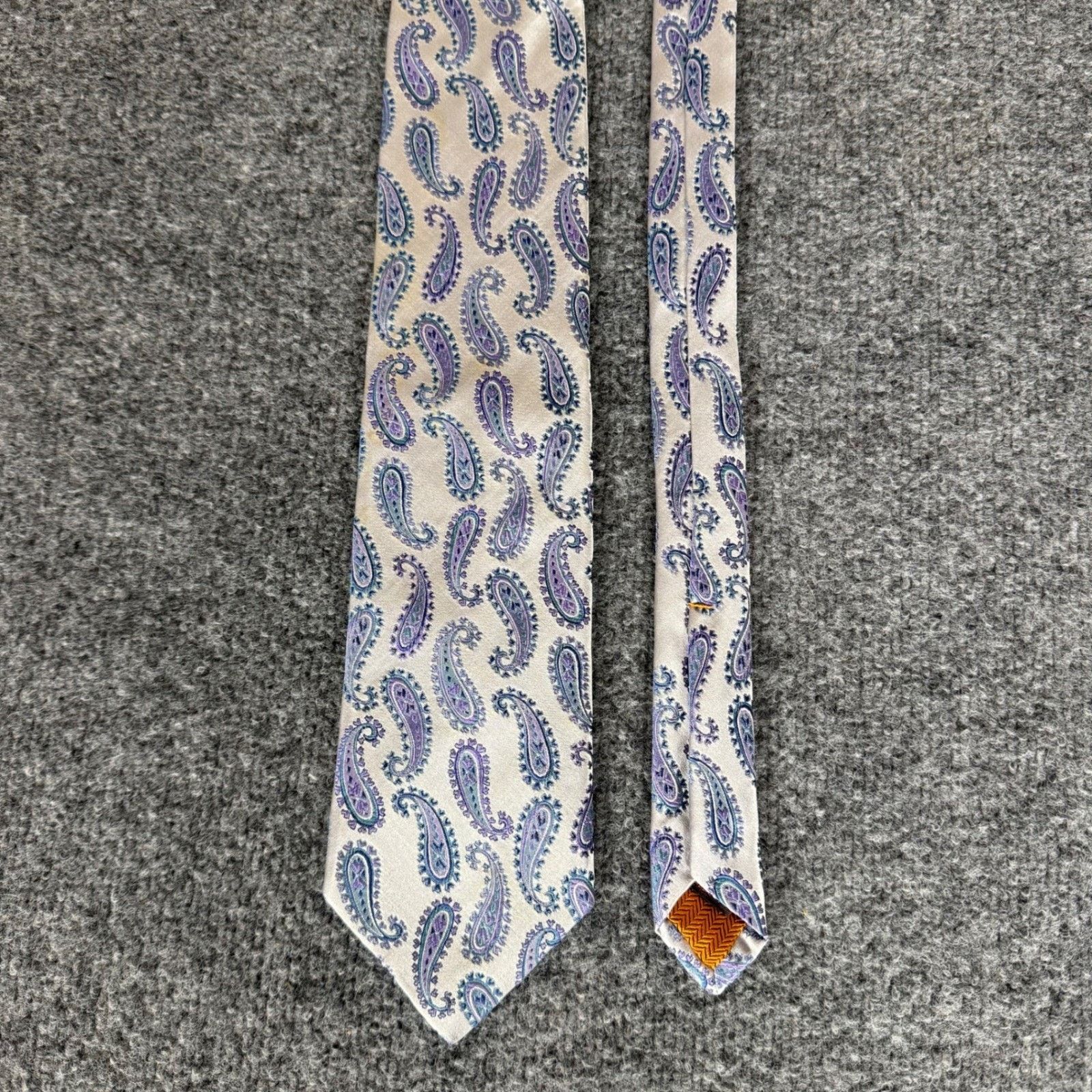 Other Chelsea Robert Talbott Mens Silk Paisley Tie Handsewn Size ONE SIZE - 4 Thumbnail