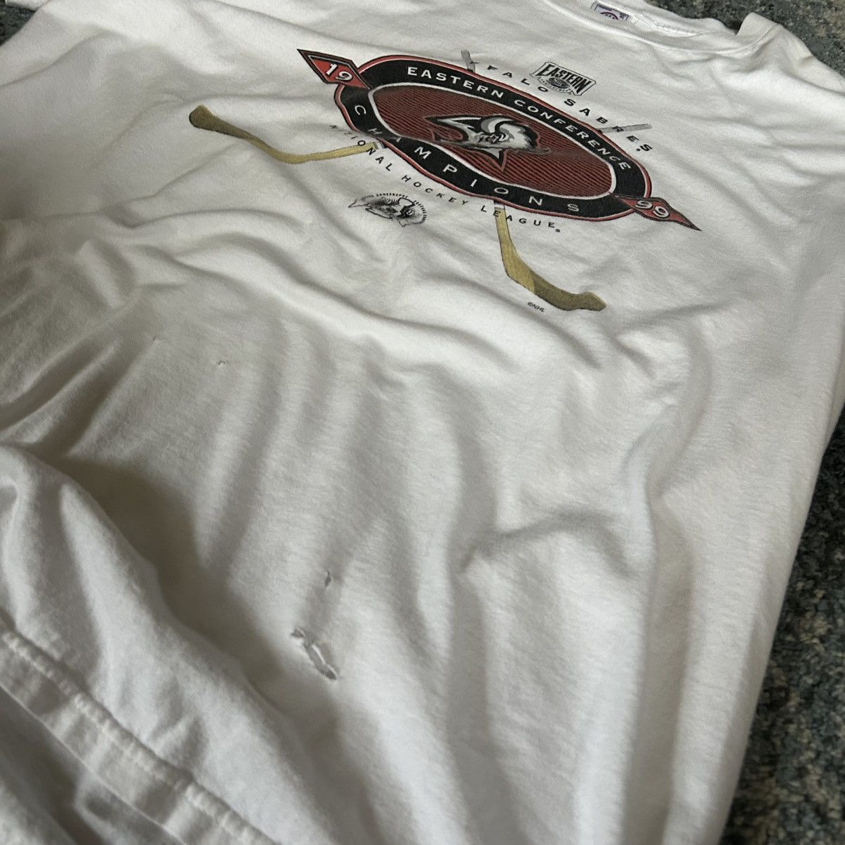 NHL DiSTRESSED 1999 BUFFALO SABRES EASTERN CONFERENCE CHAMPiONS Size US XL / EU 56 / 4 - 8 Thumbnail