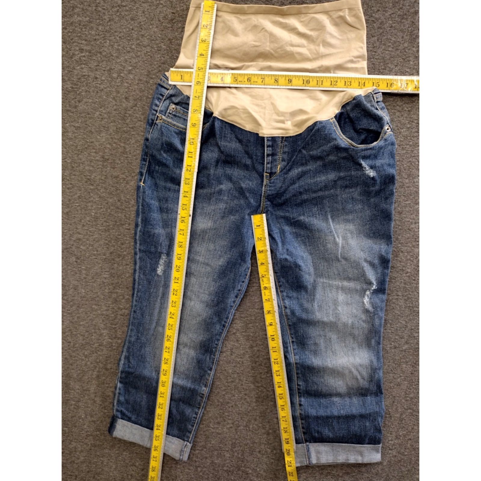 Old Navy Old Navy Distressed Cuffed Blue Denim Maternity Capri Jeans Size 14 Size 36" / US 14 / IT 50 - 4 Thumbnail