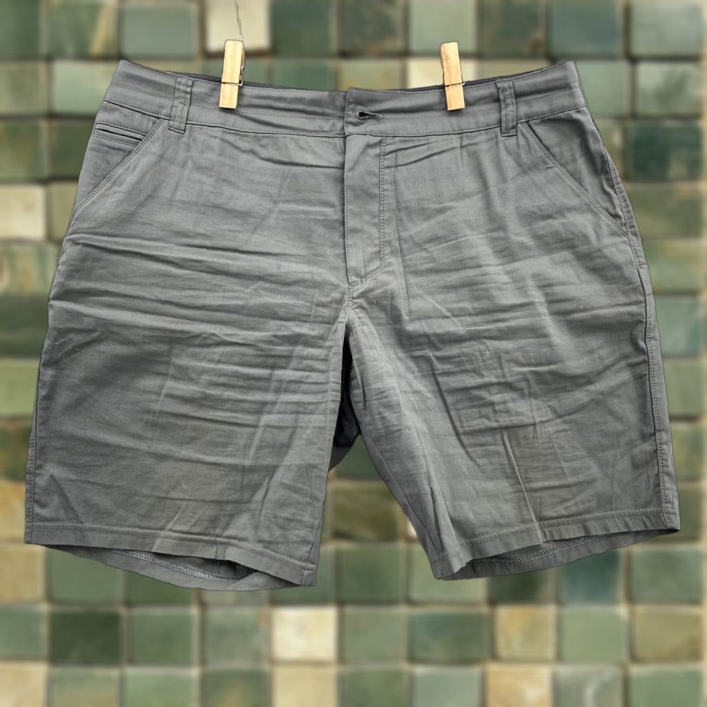 Vintage Kuhl Men's Hiking Shorts 38 Green Khaki Cargo Pocket Lightweight 90s Outdoor Camping Travel Mens Size US 38 / EU 54 - 1 Thumbnail