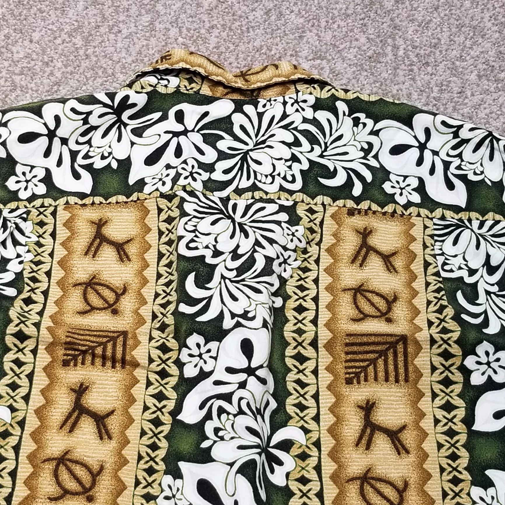 Vintage Winnie Fashion Shirt Men S Button Floral Casual Hawaiian Tribal Shirt Size US S / EU 44-46 / 1 - 7 Thumbnail