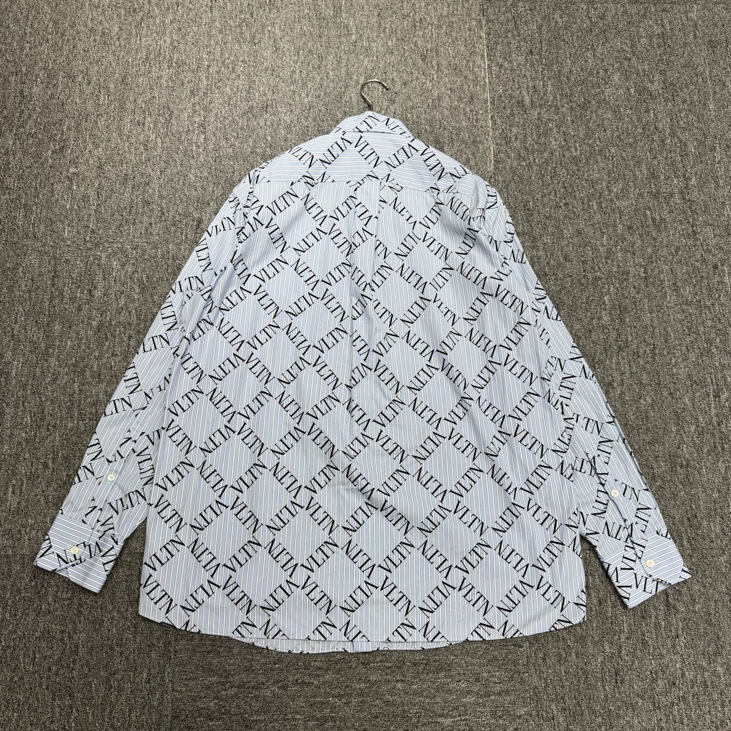 Valentino Valentino All Over Logo Print Shirt 38 Size US M / EU 48-50 / 2 - 5 Thumbnail