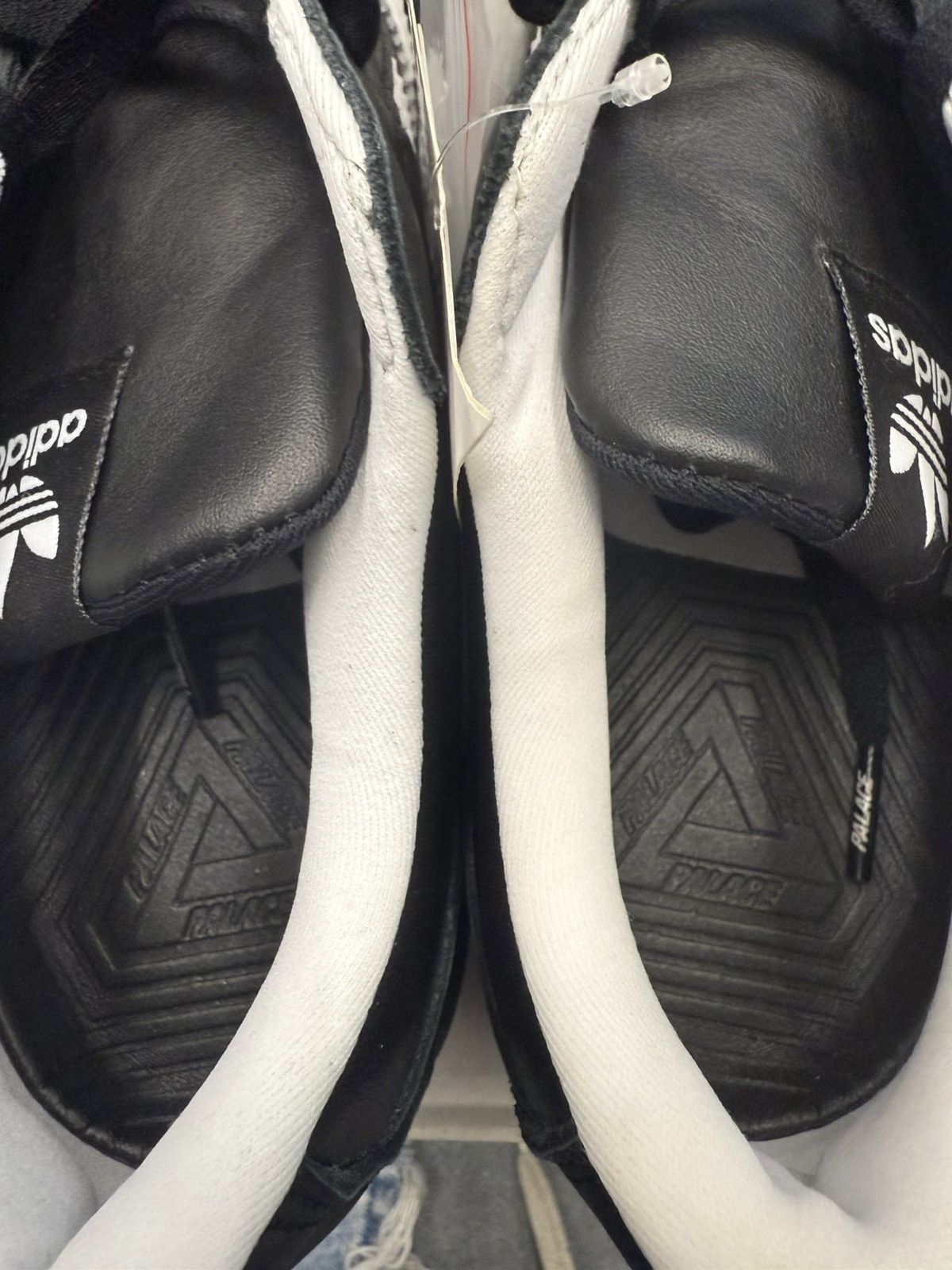 Adidas 2018 Adidas Camton Trainer Palace Black Size US 8 / EU 41 - 7 Thumbnail