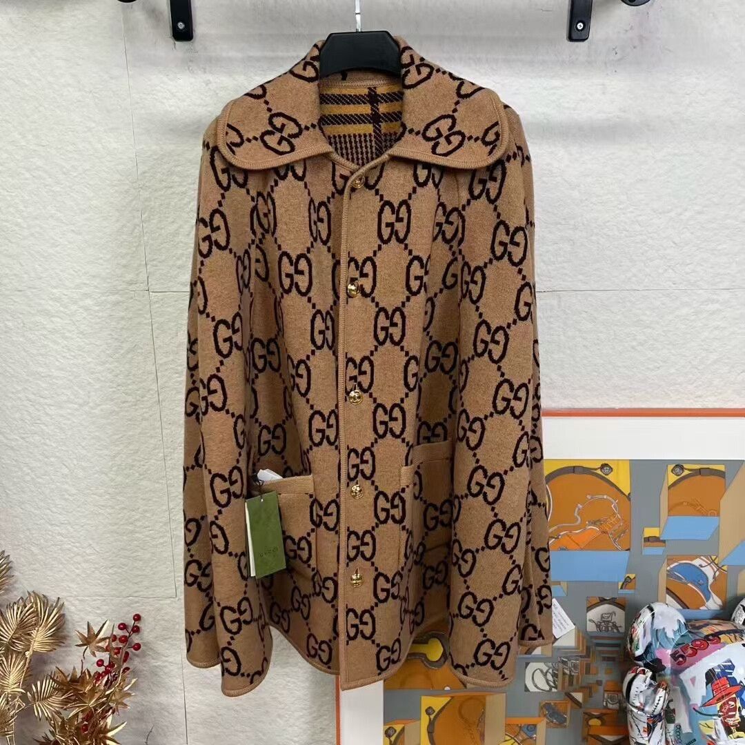 Gucci Gucci Reversible Wool All-Over Print Cape Size M / US 6-8 / IT 42-44 - 1 Thumbnail
