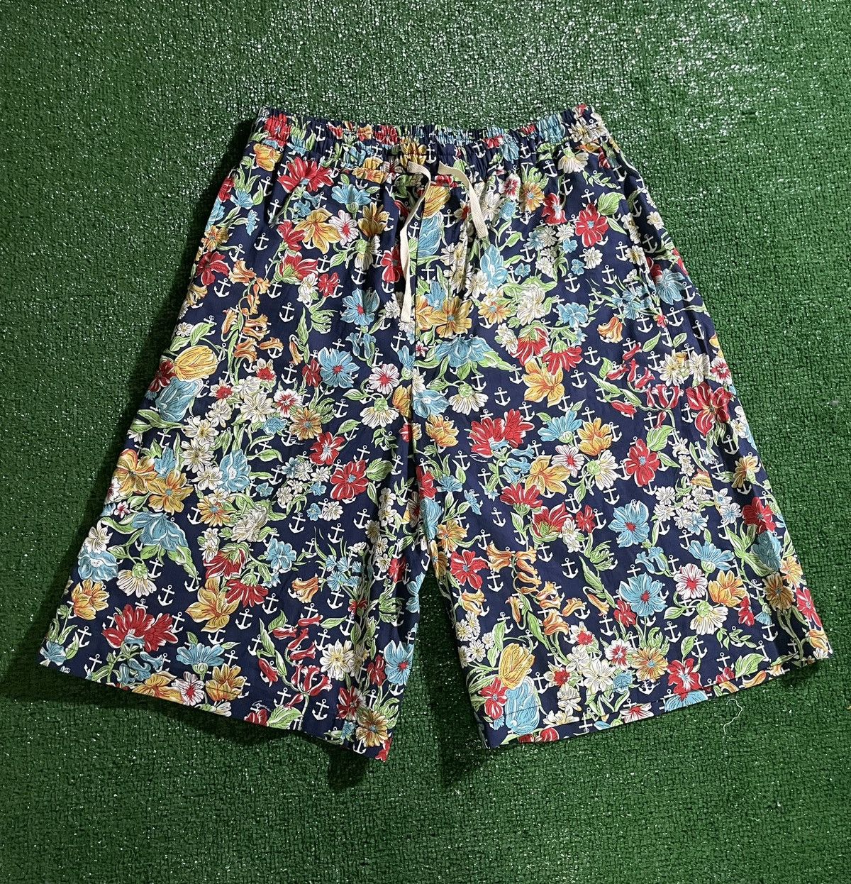 image of Gucci Flowers & Anchors Print Shorts, Women's (Size 34)