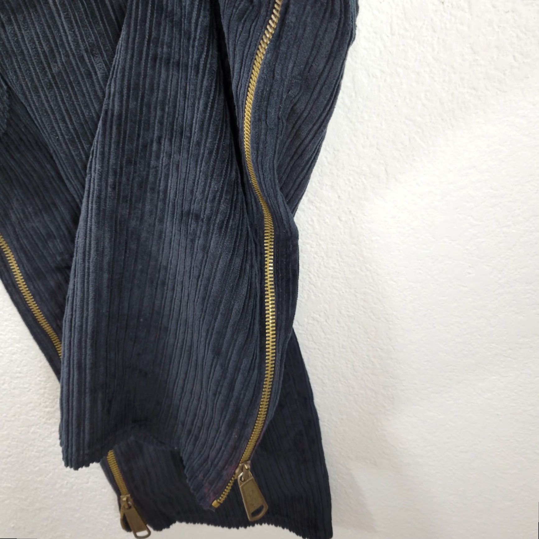 Dolce & Gabbana VINTAGE Dolce&Gabbana Womens Pants 26 Black Corduroy Wide Leg Side Zip Y2K Cargo 90s Womens Size 26" / US 2 / IT 38 - 4 Thumbnail