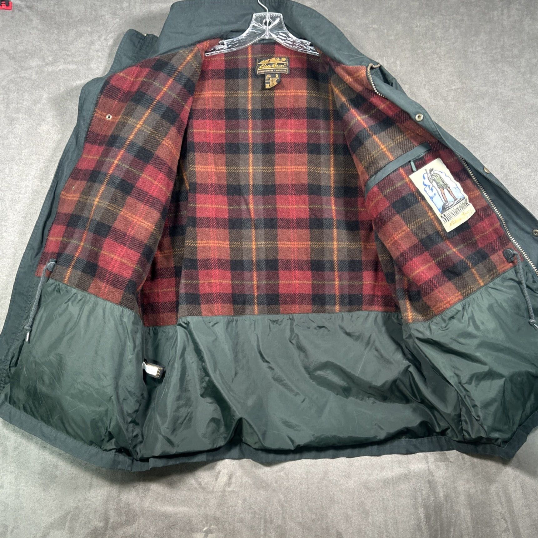 Eddie Bauer VTG Eddie Bauer Mountain Parka Mens Wool Lined Forest Green XL Parka Jacket Casual Workwear Outdoor 80s 90s Mens Size US XL / EU 56 / 4 - 5 Thumbnail