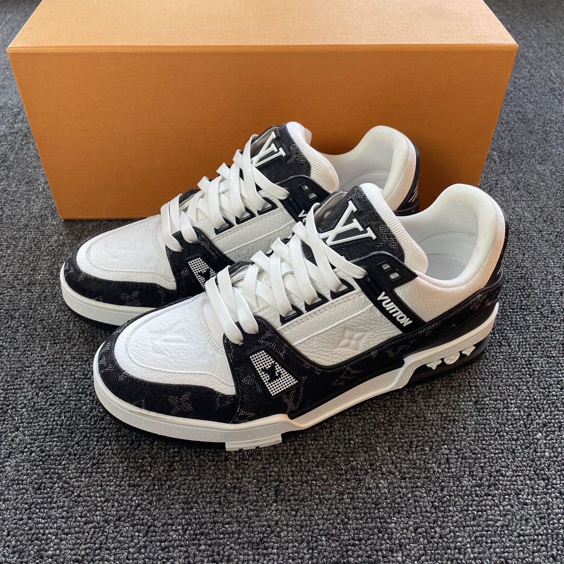 Louis Vuitton LV Trainer Panda Print Low Top Unisex Black/White 38.5 99New Size US 7.5 / IT 37.5 - 1 Thumbnail