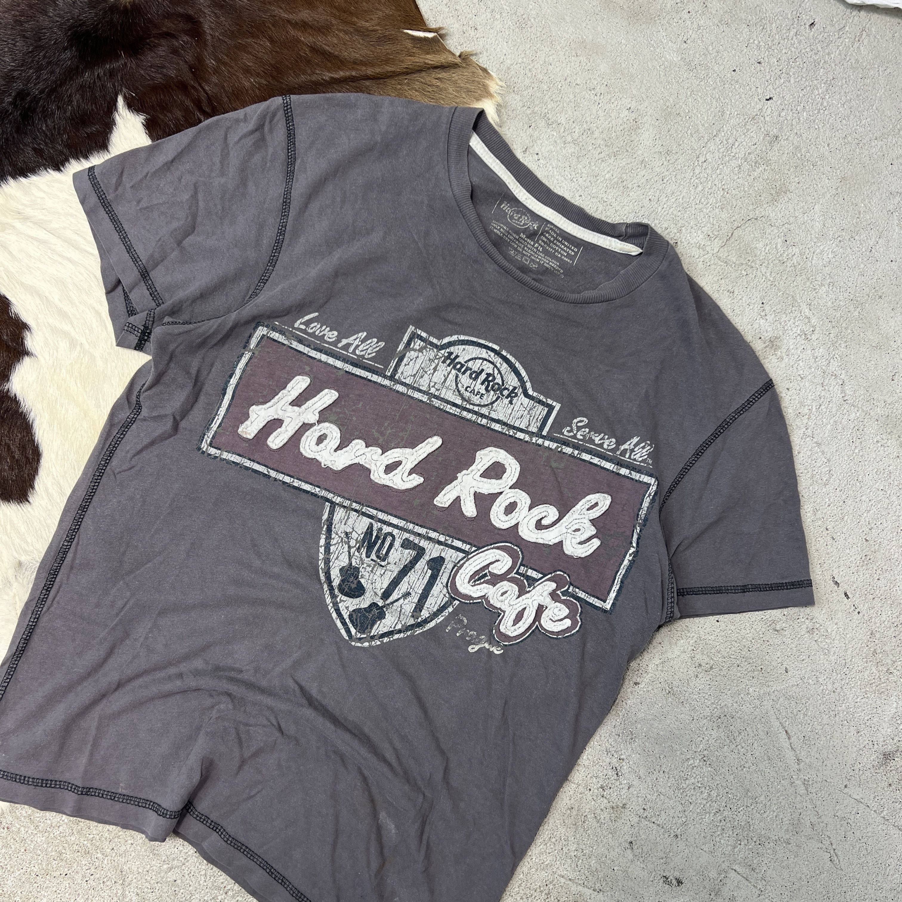 Hard Rock Cafe Vintage Streetwear Hard Rock Cafe T-shirt Y2K Size US S / EU 44-46 / 1 - 4 Thumbnail