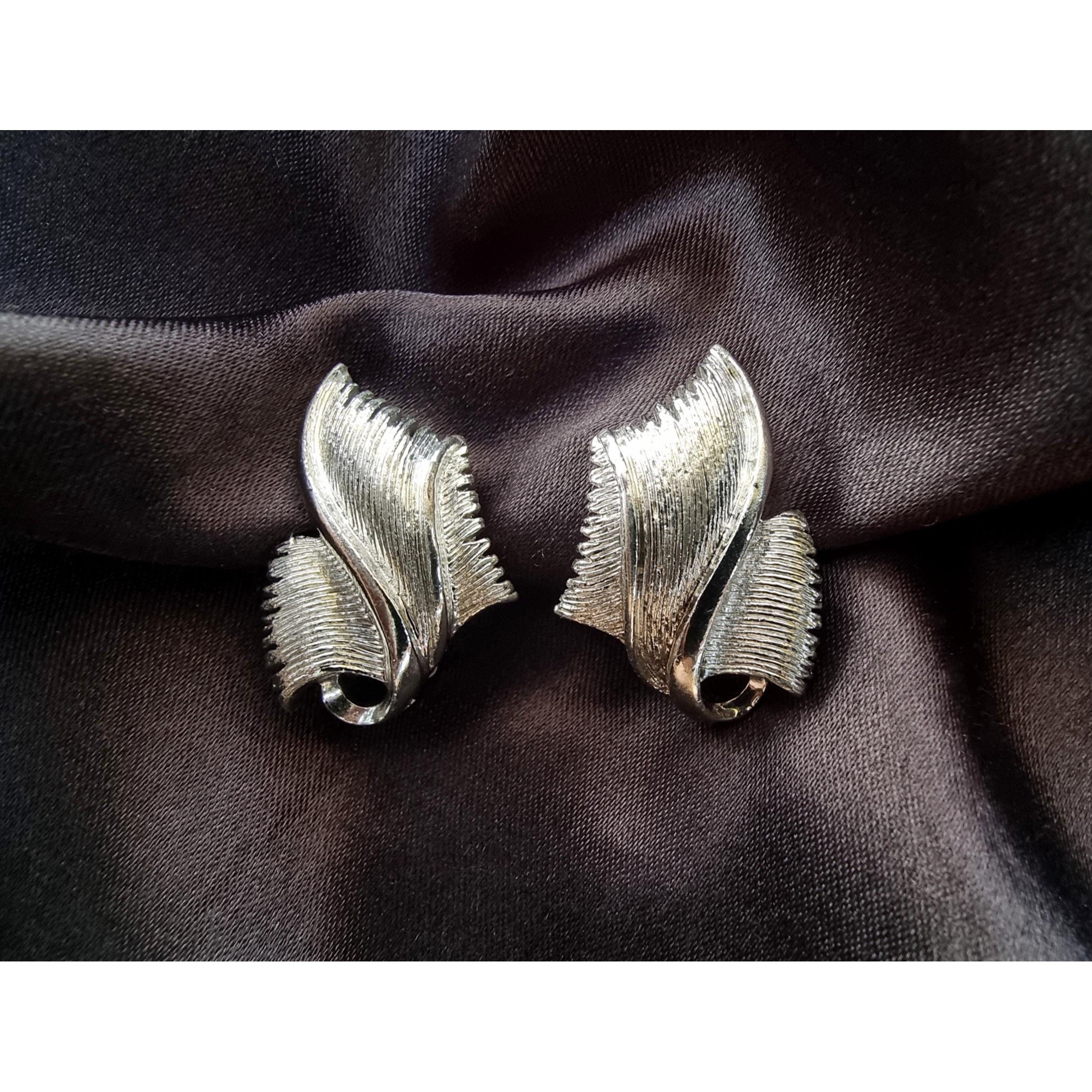 Vintage Rare Find Vintage PAKULA Earrings Leaves Leaf Floral Silver Size ONE SIZE - 2 Thumbnail