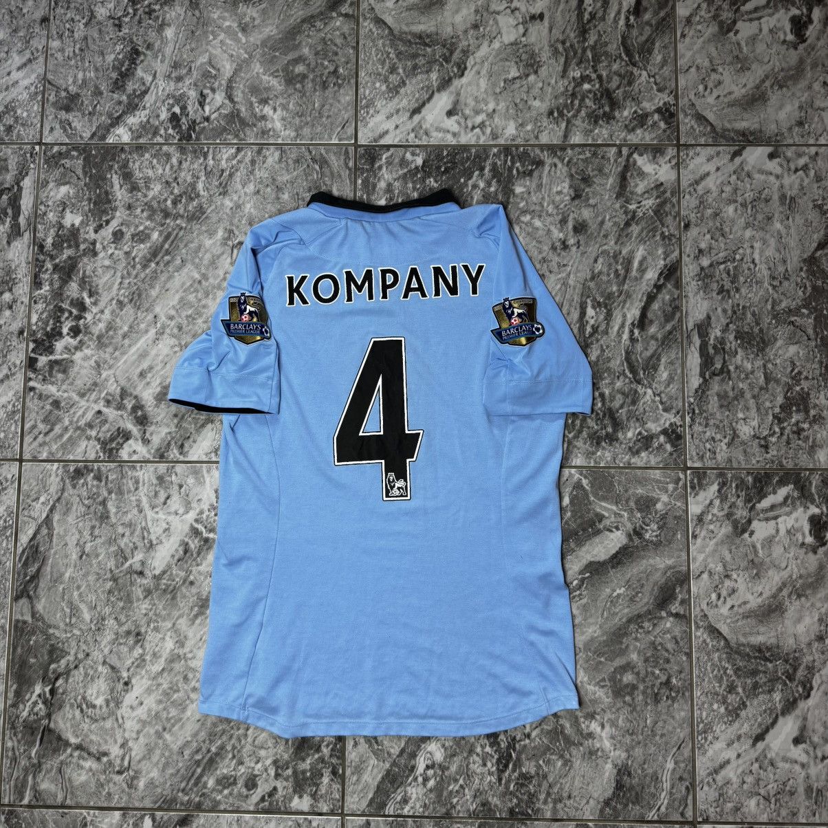 Umbro 2012-13 Manchester City Home Shirt Kompany #4 Size US S / EU 44-46 / 1 - 1 Thumbnail