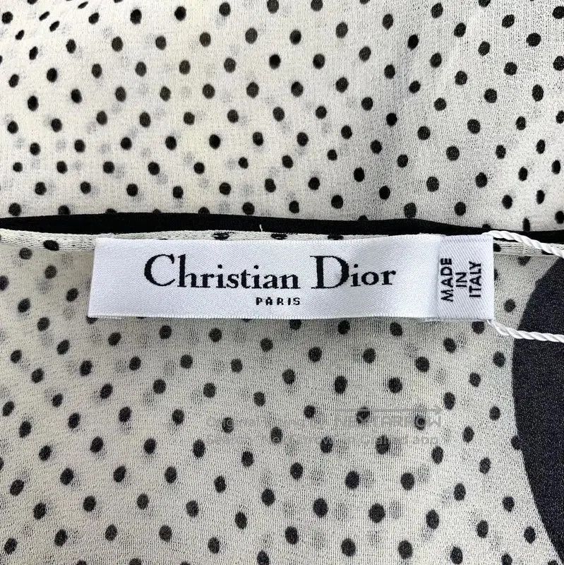 Dior Dior Beige Silk Shirt with Heart Prints . Size M / US 6-8 / IT 42-44 - 4 Thumbnail