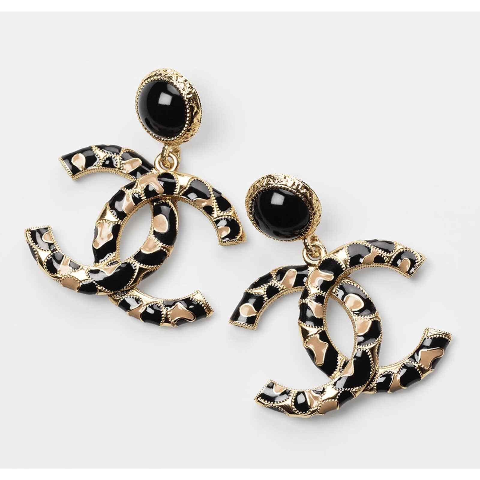 Chanel Chanel Gold Beige Pearl CC Dangle Drop Statement Earring Size ONE SIZE - 4 Thumbnail