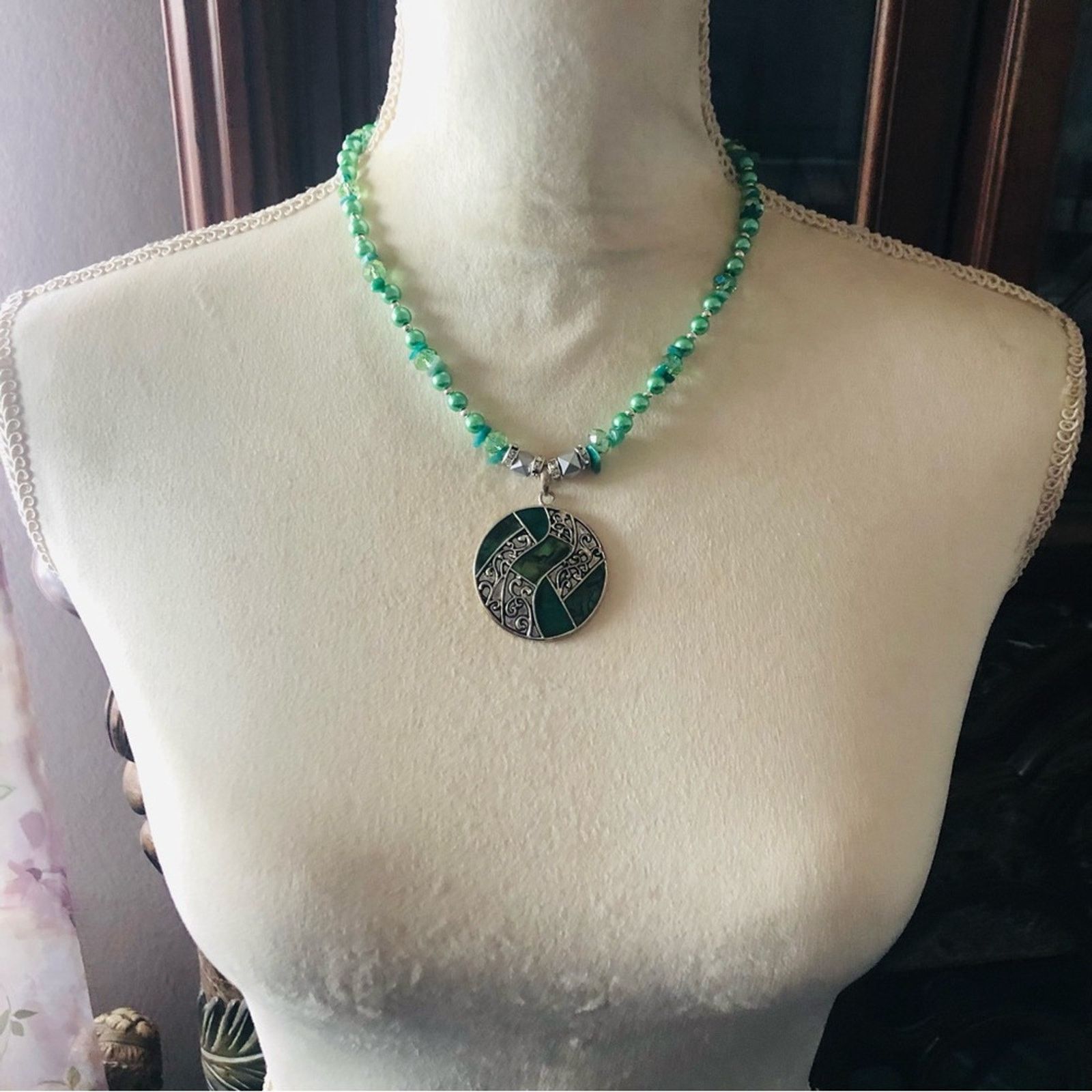 Handmade Handcrafted repurpose abalone shell medallion Pearl necklace Size ONE SIZE - 4 Thumbnail