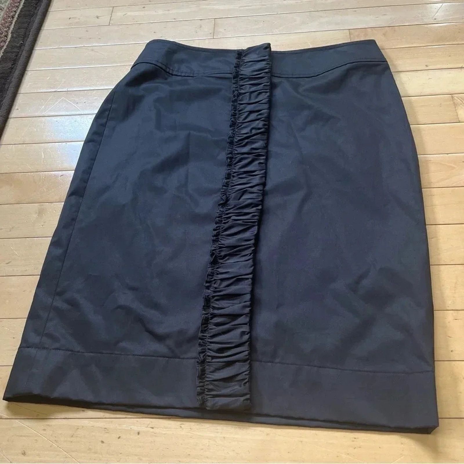 Talbots NWT TALBOTS Black Cotton Ruffle Front Pencil skirt sz 4 Size 27" / US 4 / IT 40 - 2 Thumbnail